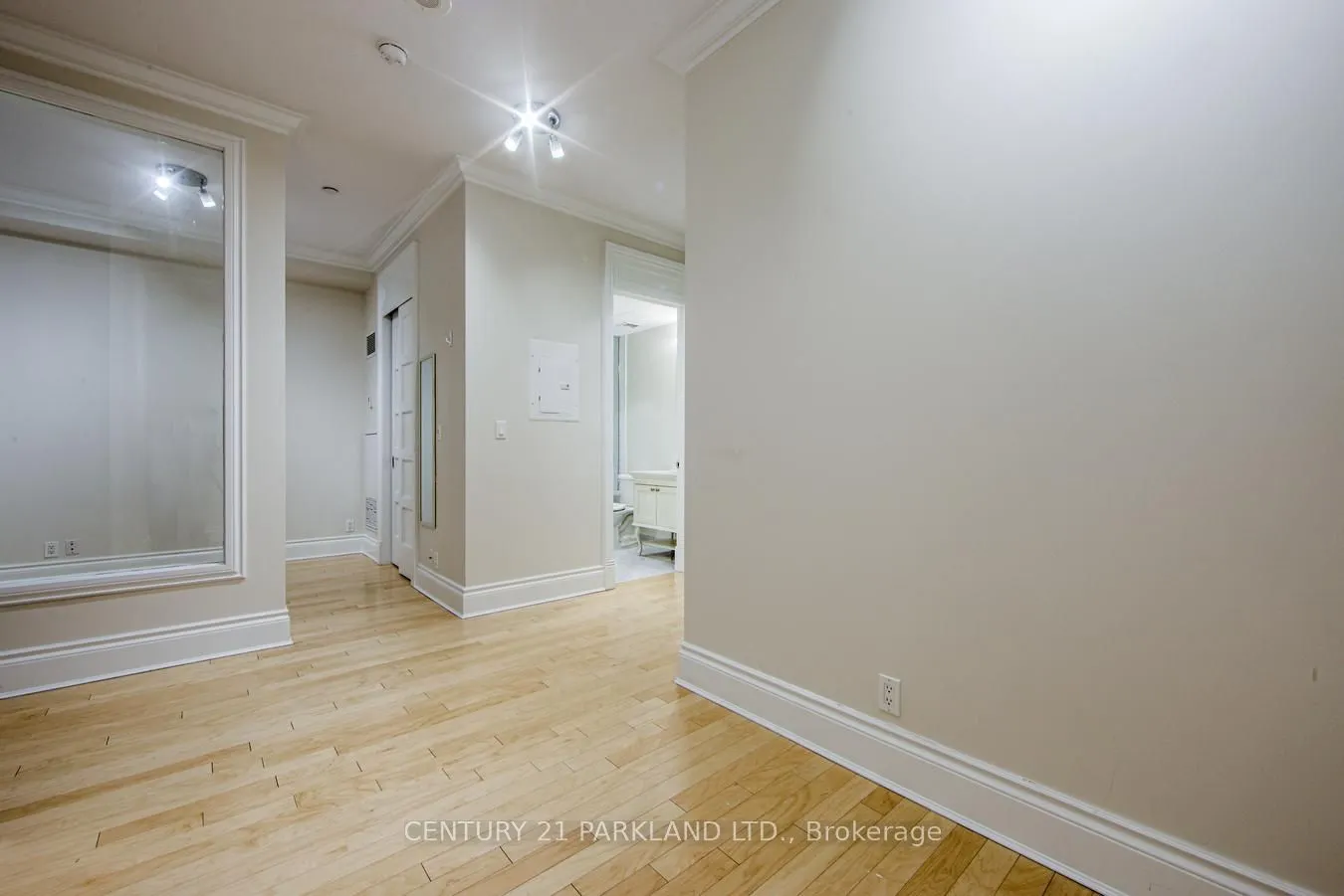 22 Leader Lane, #318