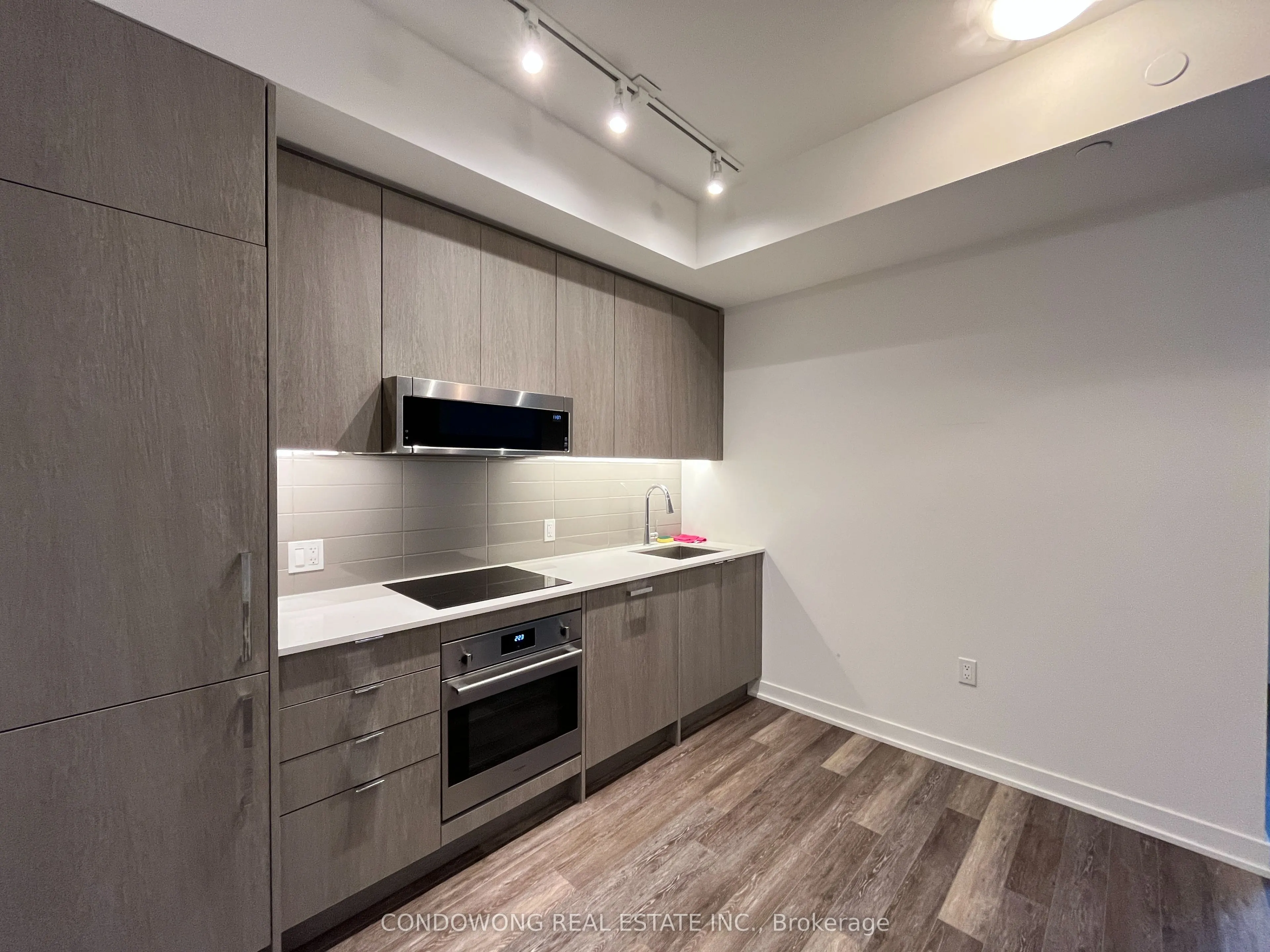 250 Lawrence Avenue W, #601