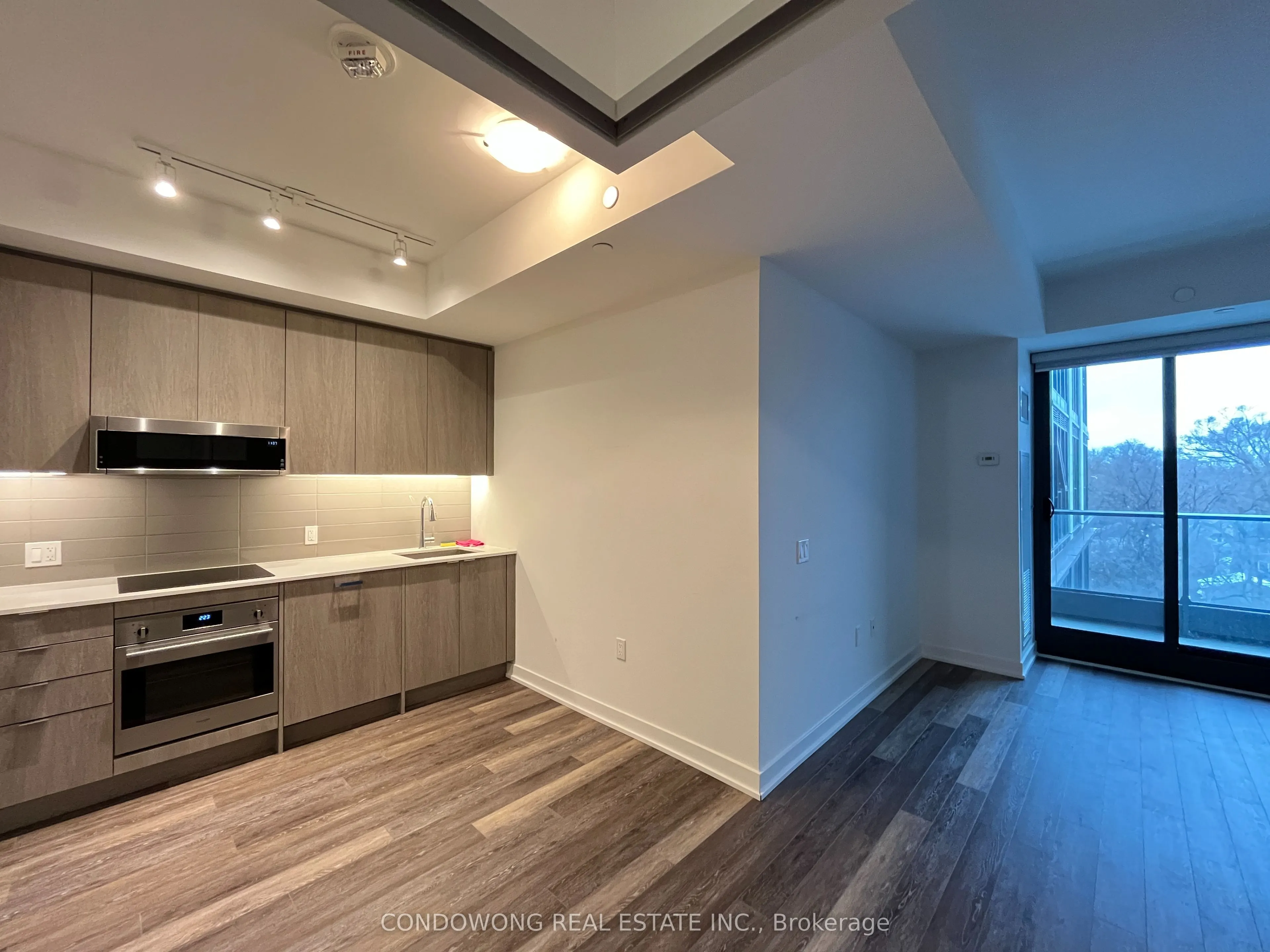 250 Lawrence Avenue W, #601