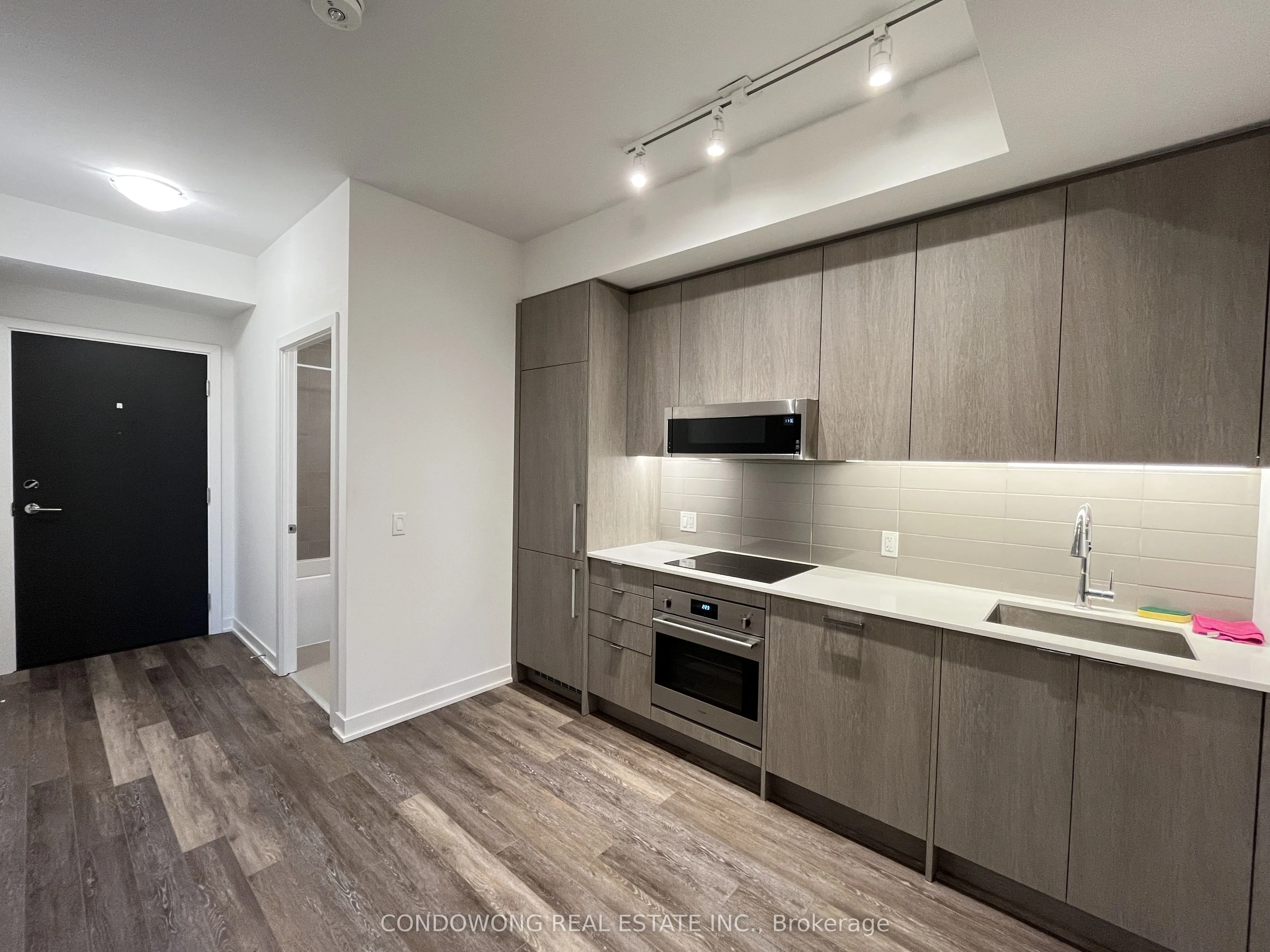 250 Lawrence Avenue W, #601