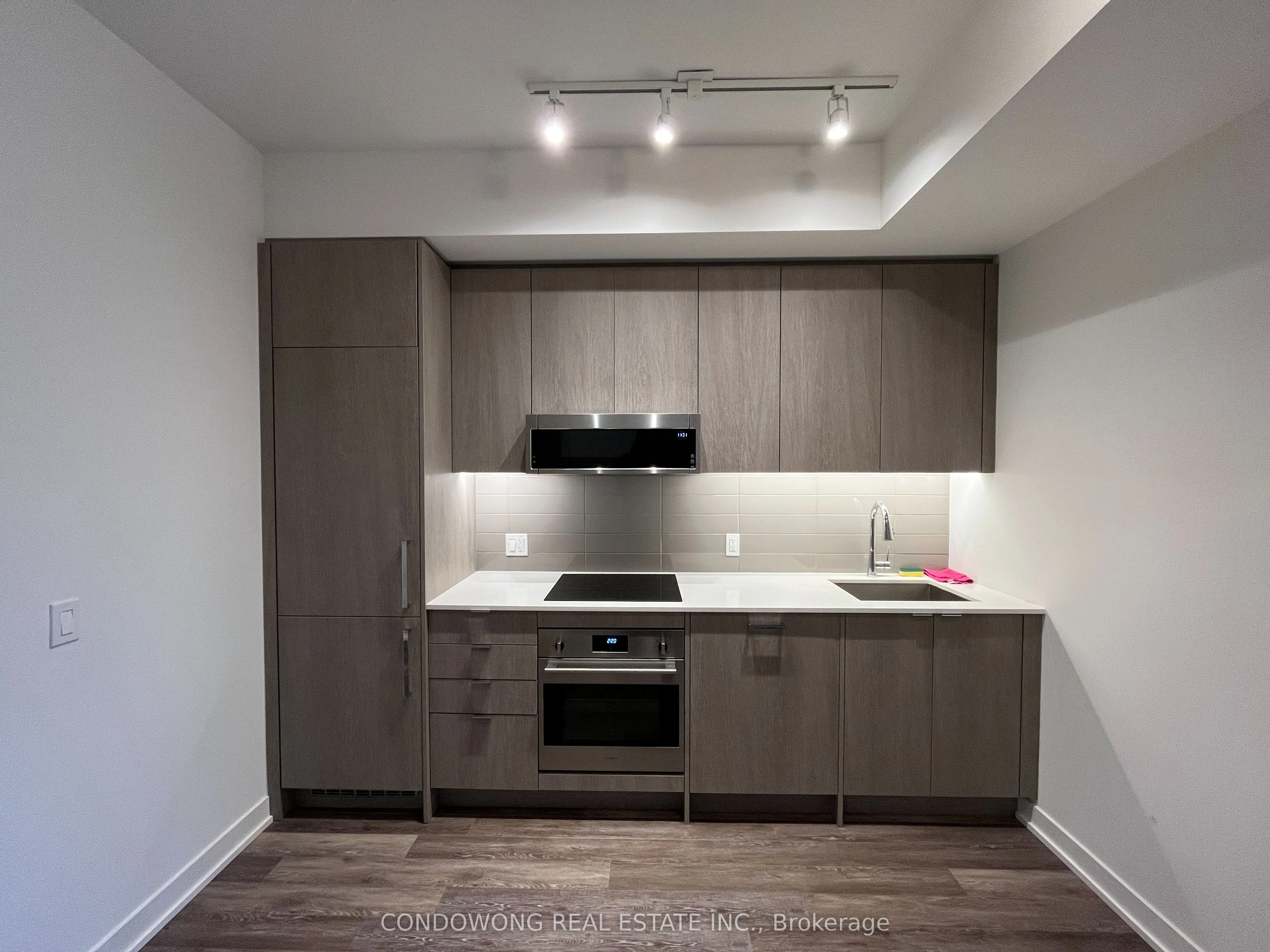 250 Lawrence Avenue W, #601