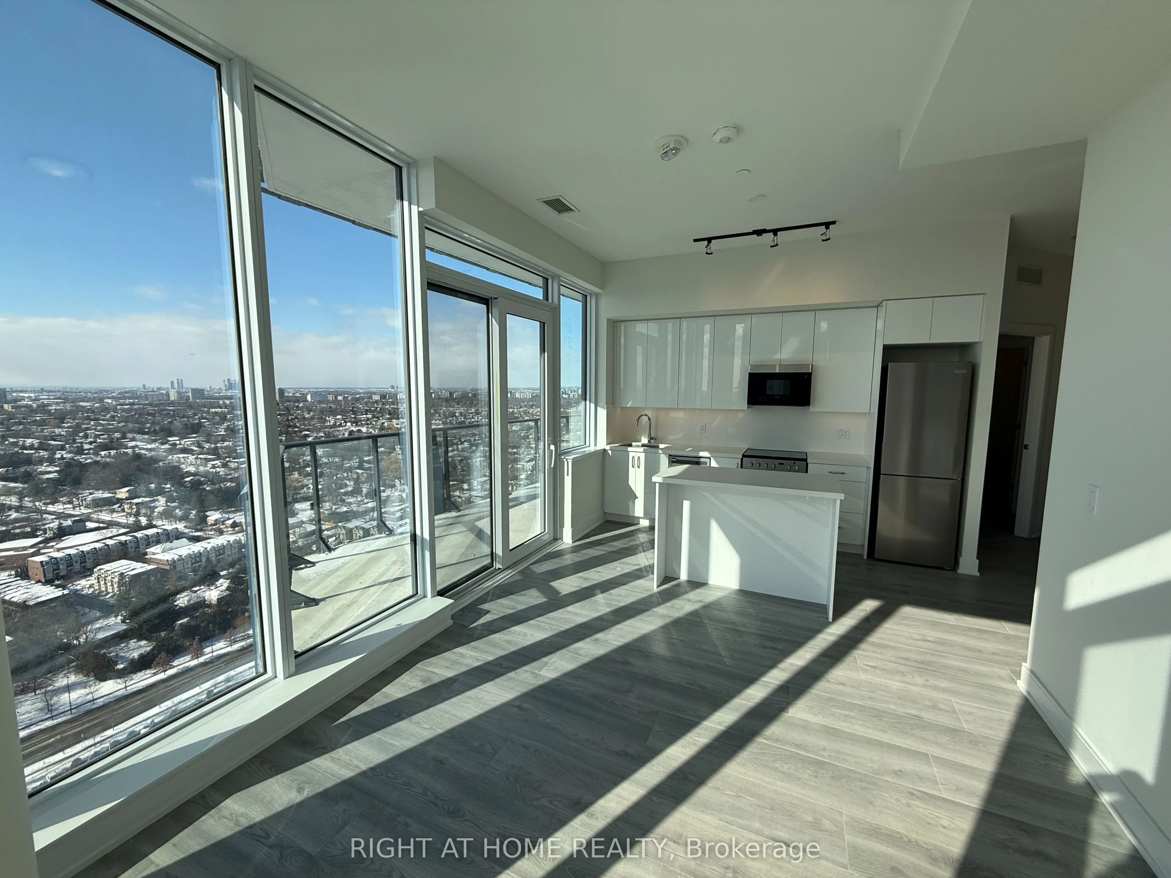15 Ellerslie Avenue #PH03