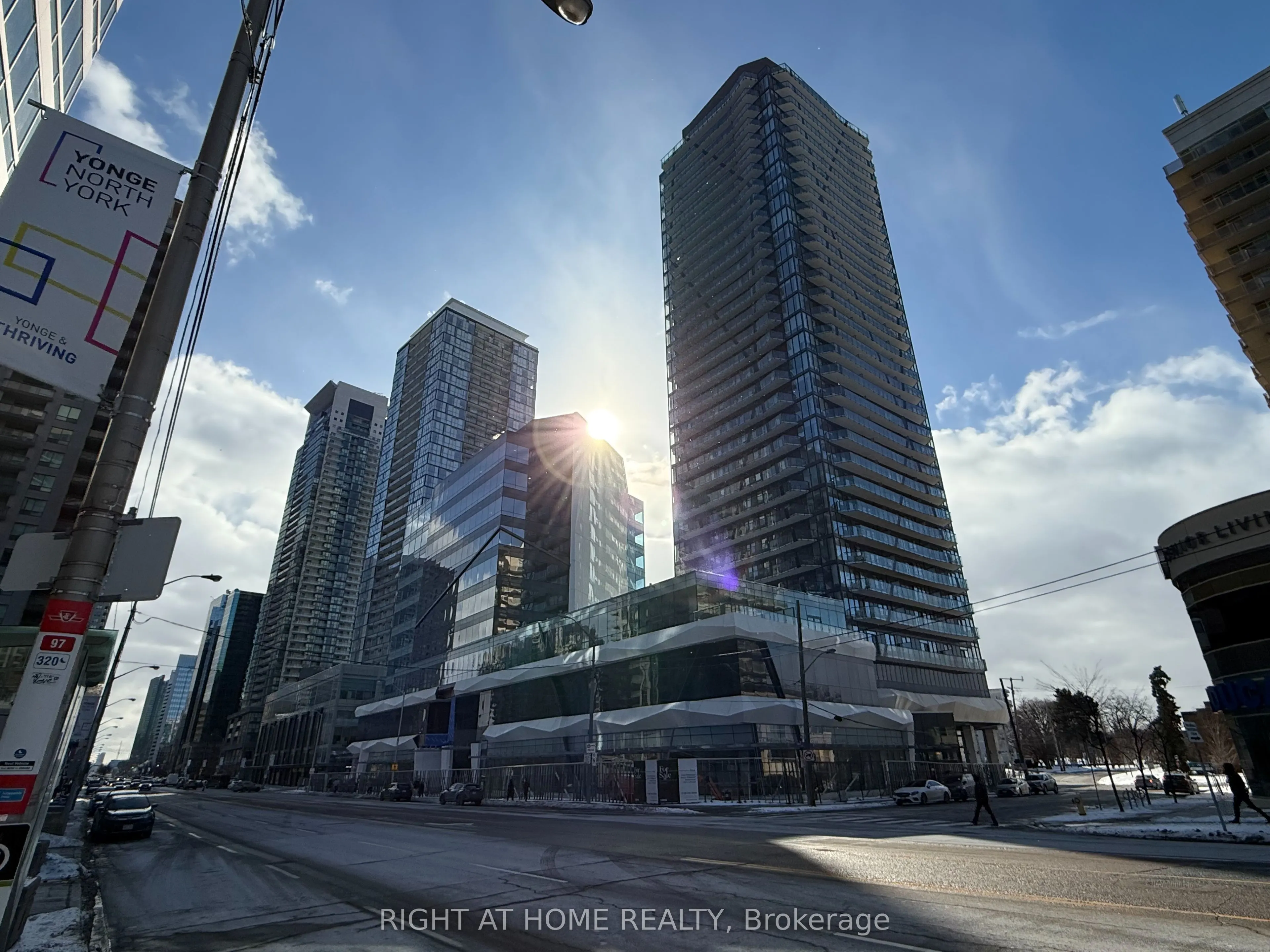 15 Ellerslie Avenue #PH03