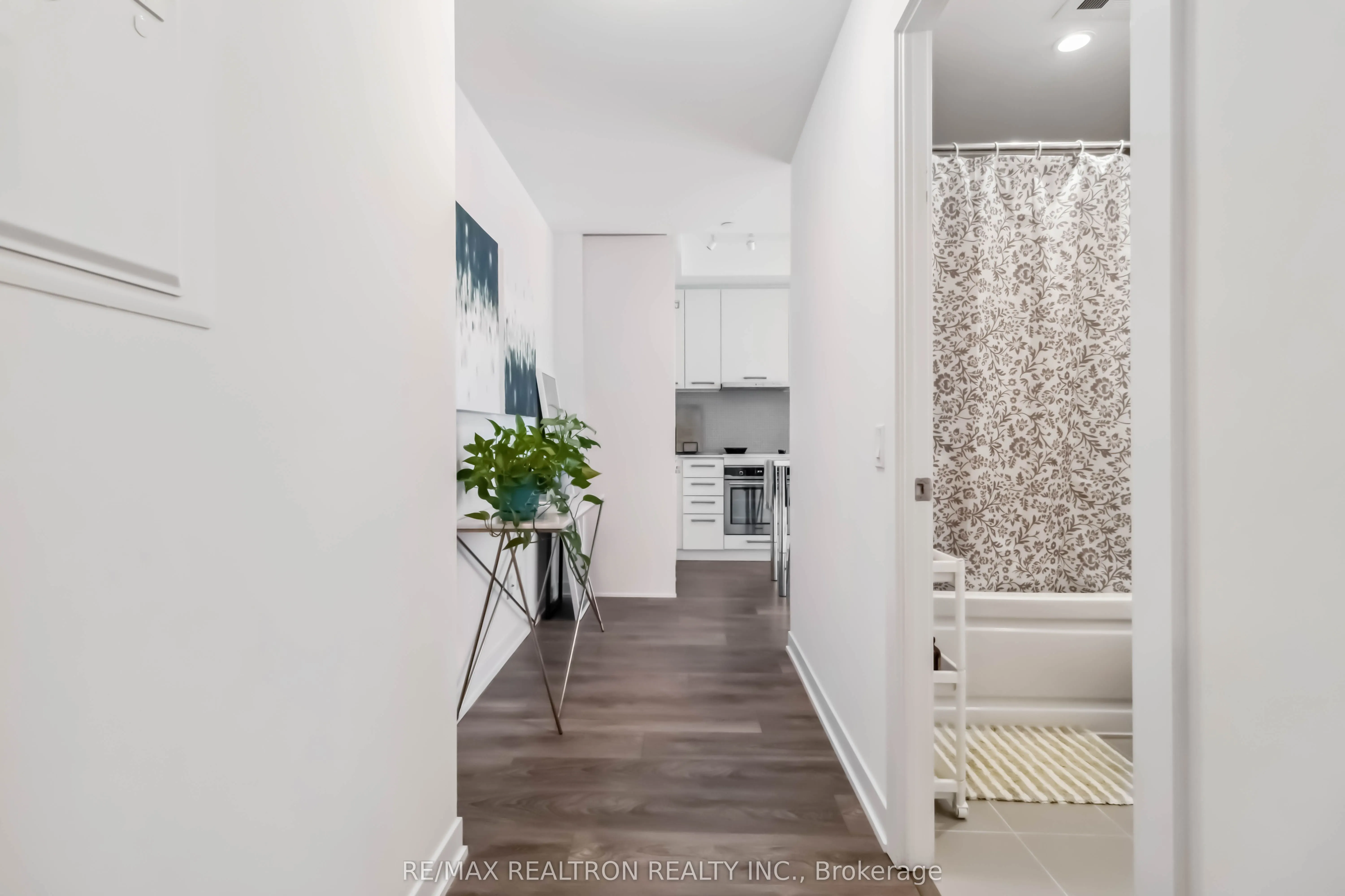 87 Peter Street, #3306