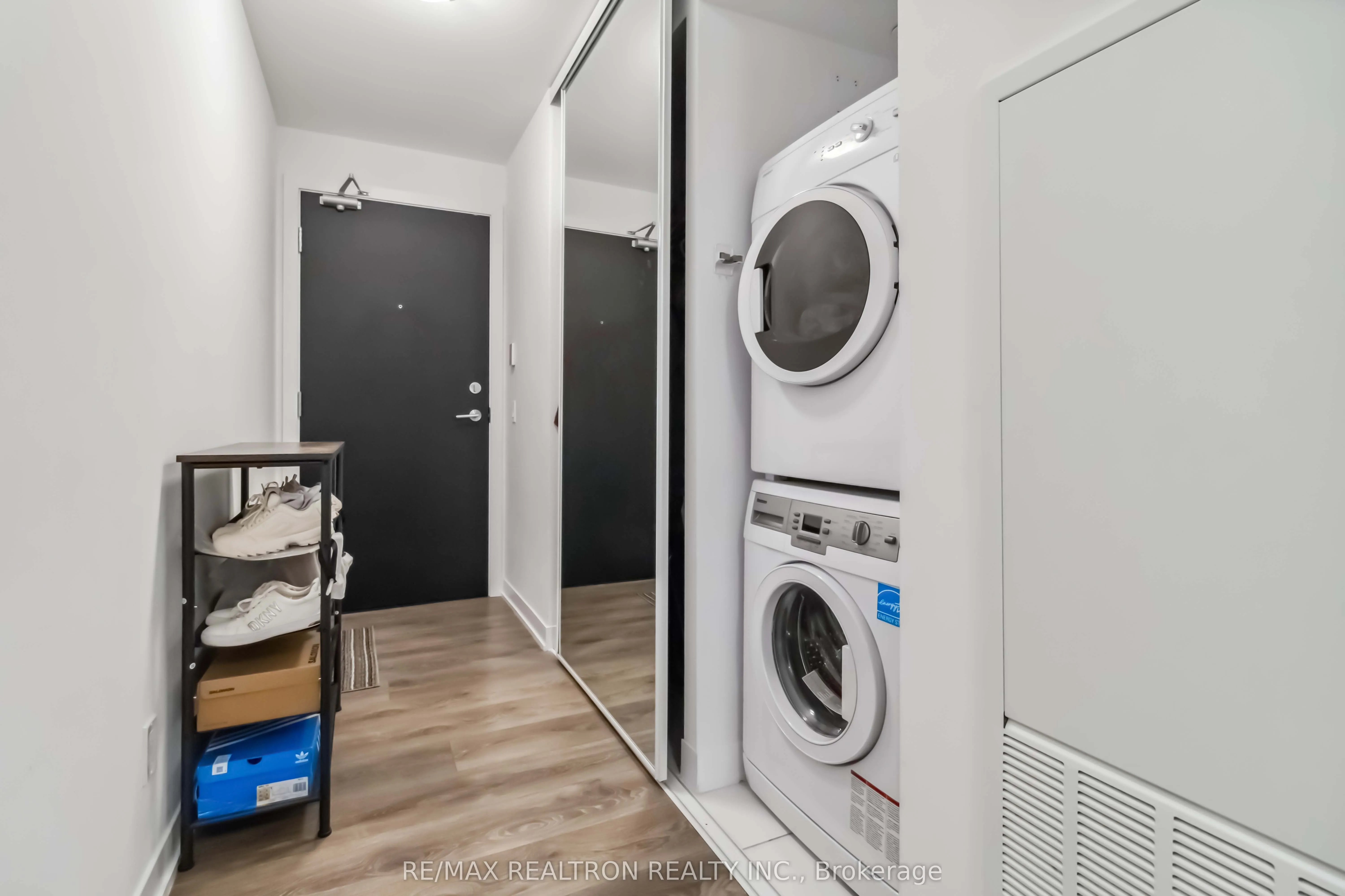 87 Peter Street, #3306