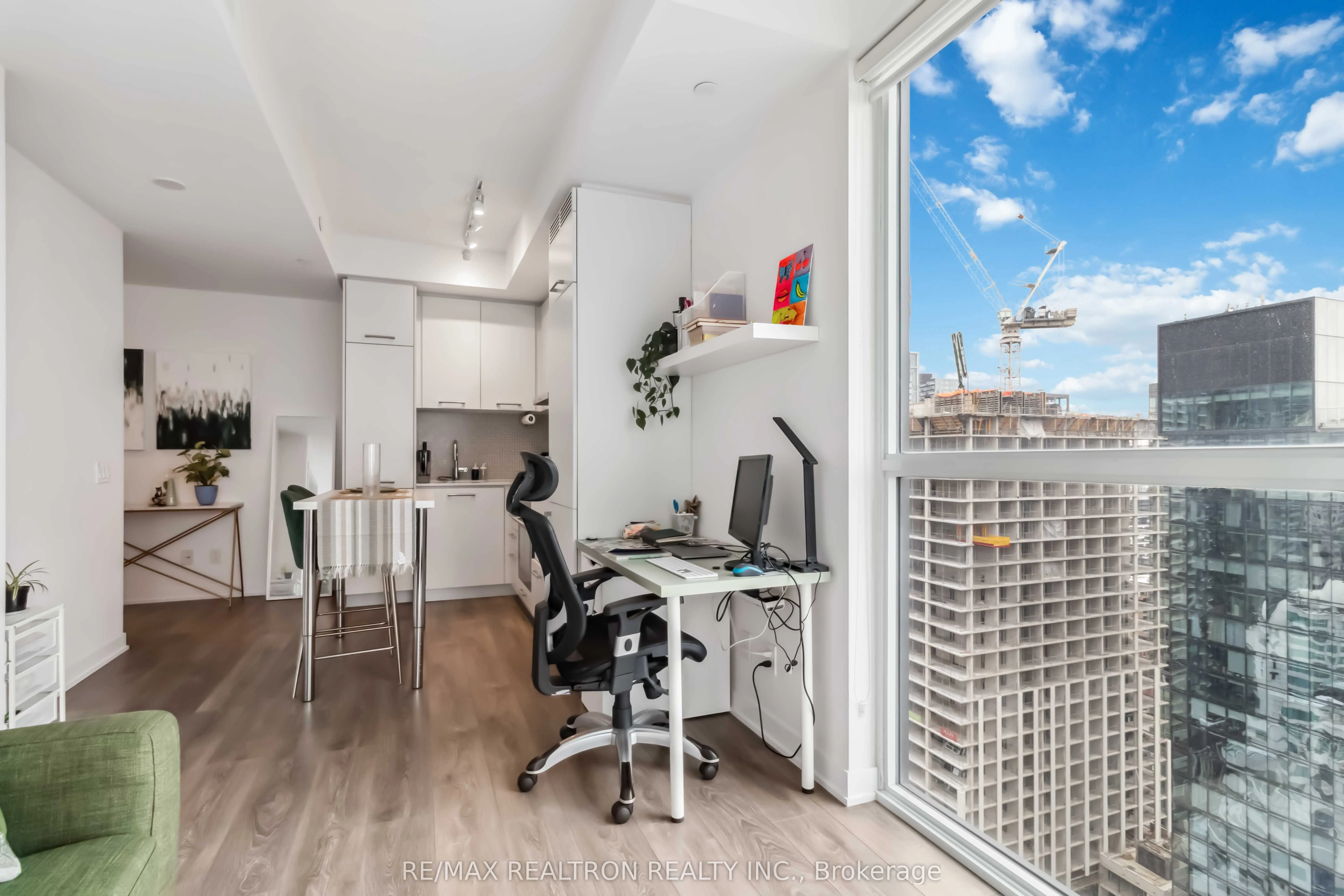 87 Peter Street, #3306