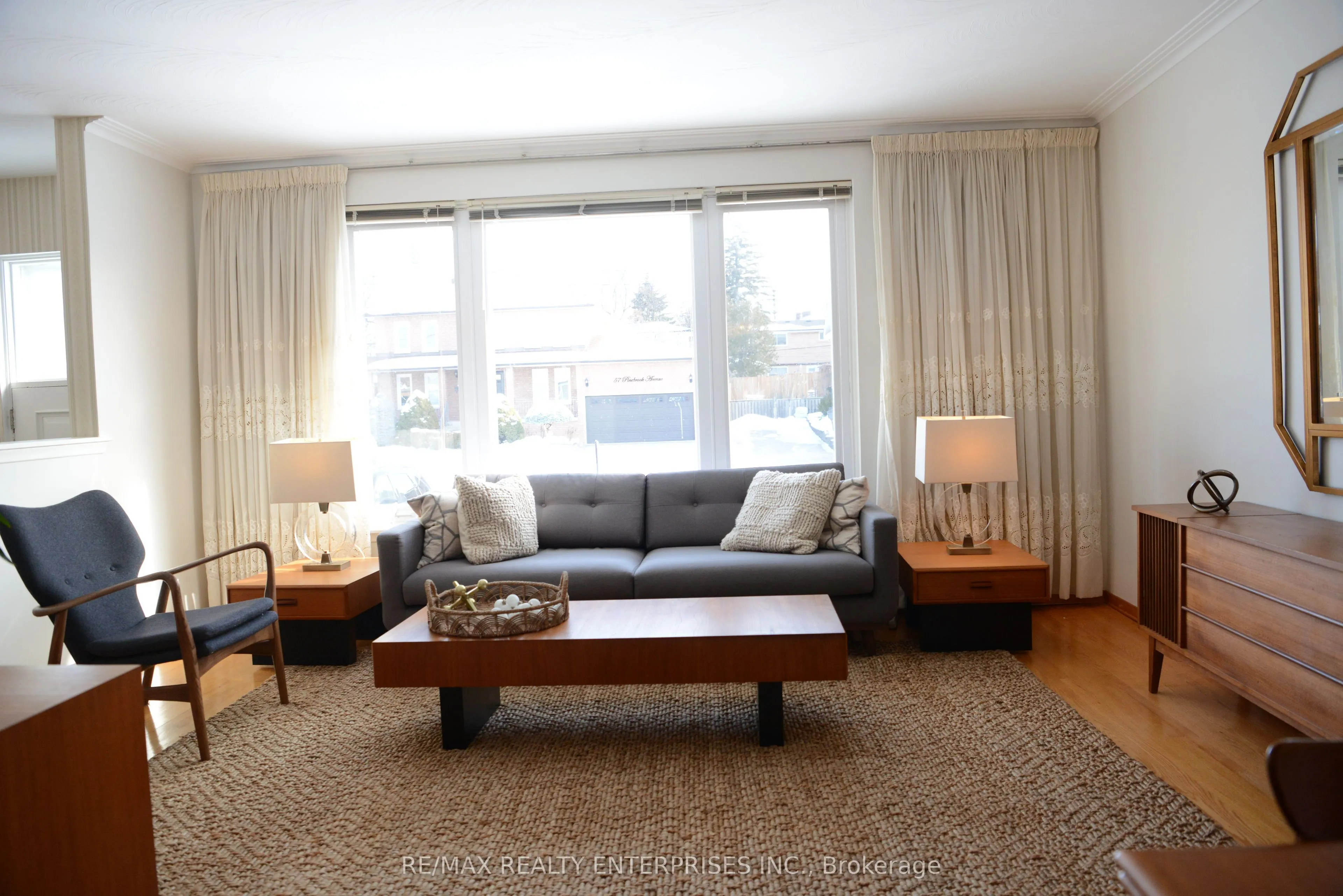 54 Pinebrook Avenue