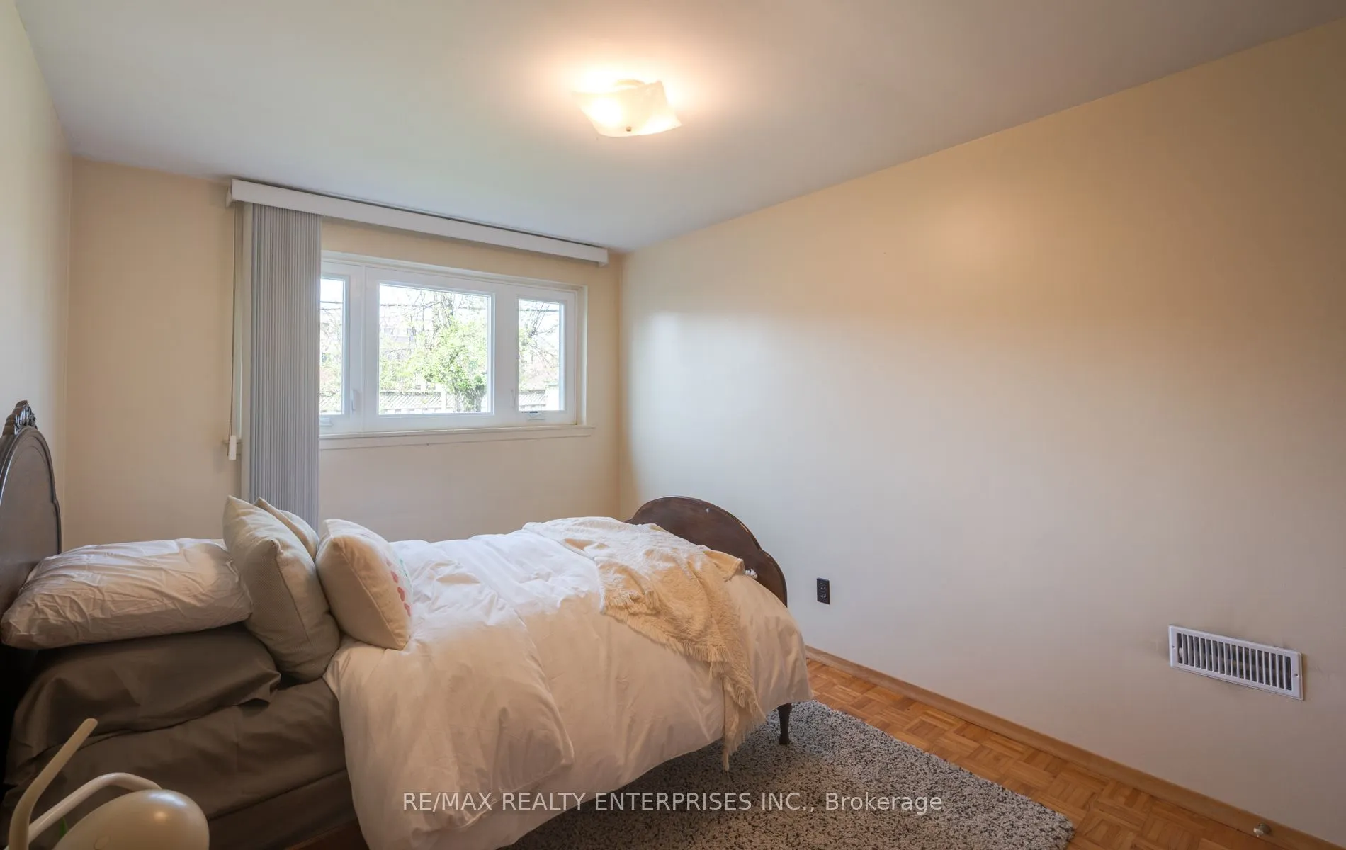 54 Pinebrook Avenue