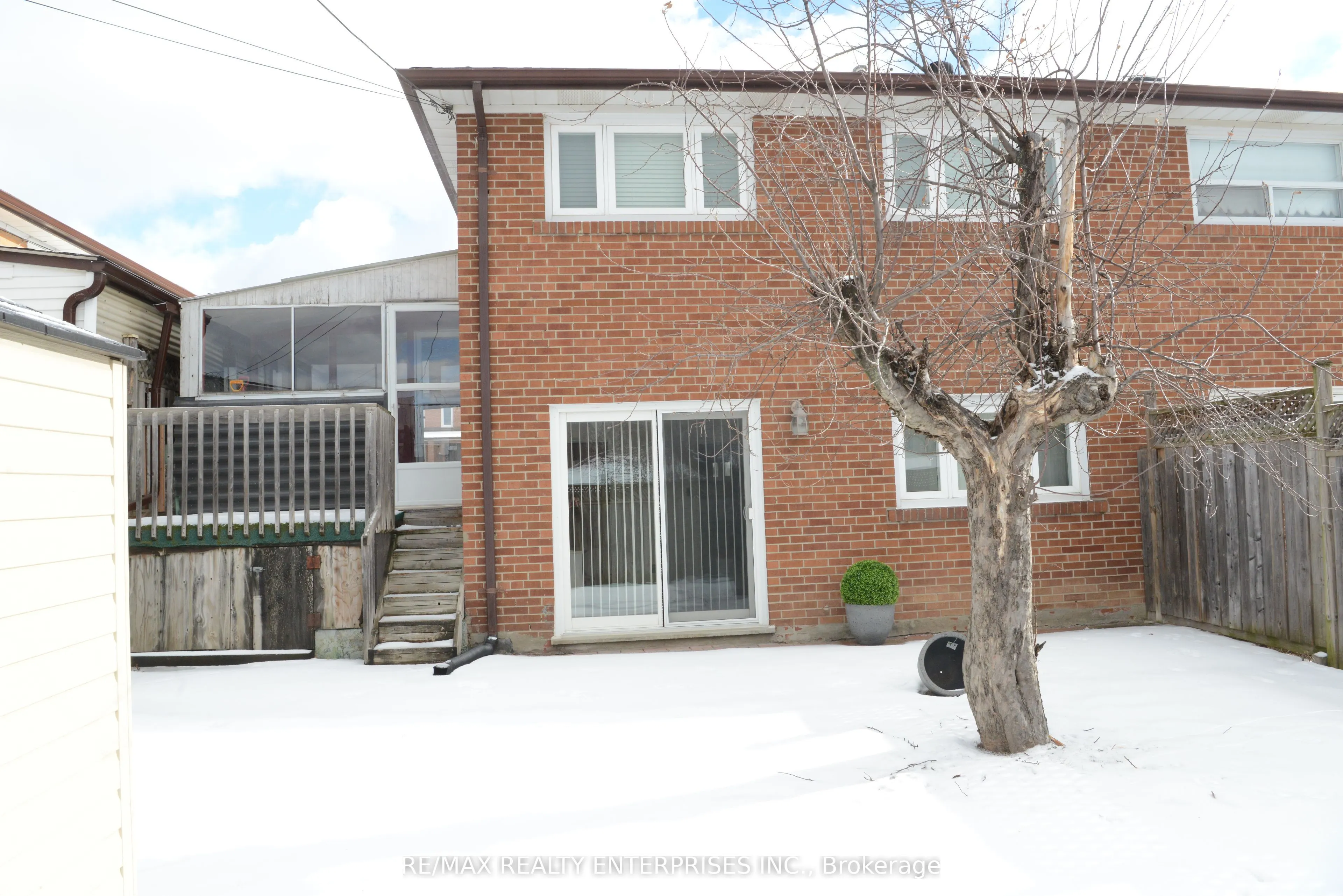54 Pinebrook Avenue