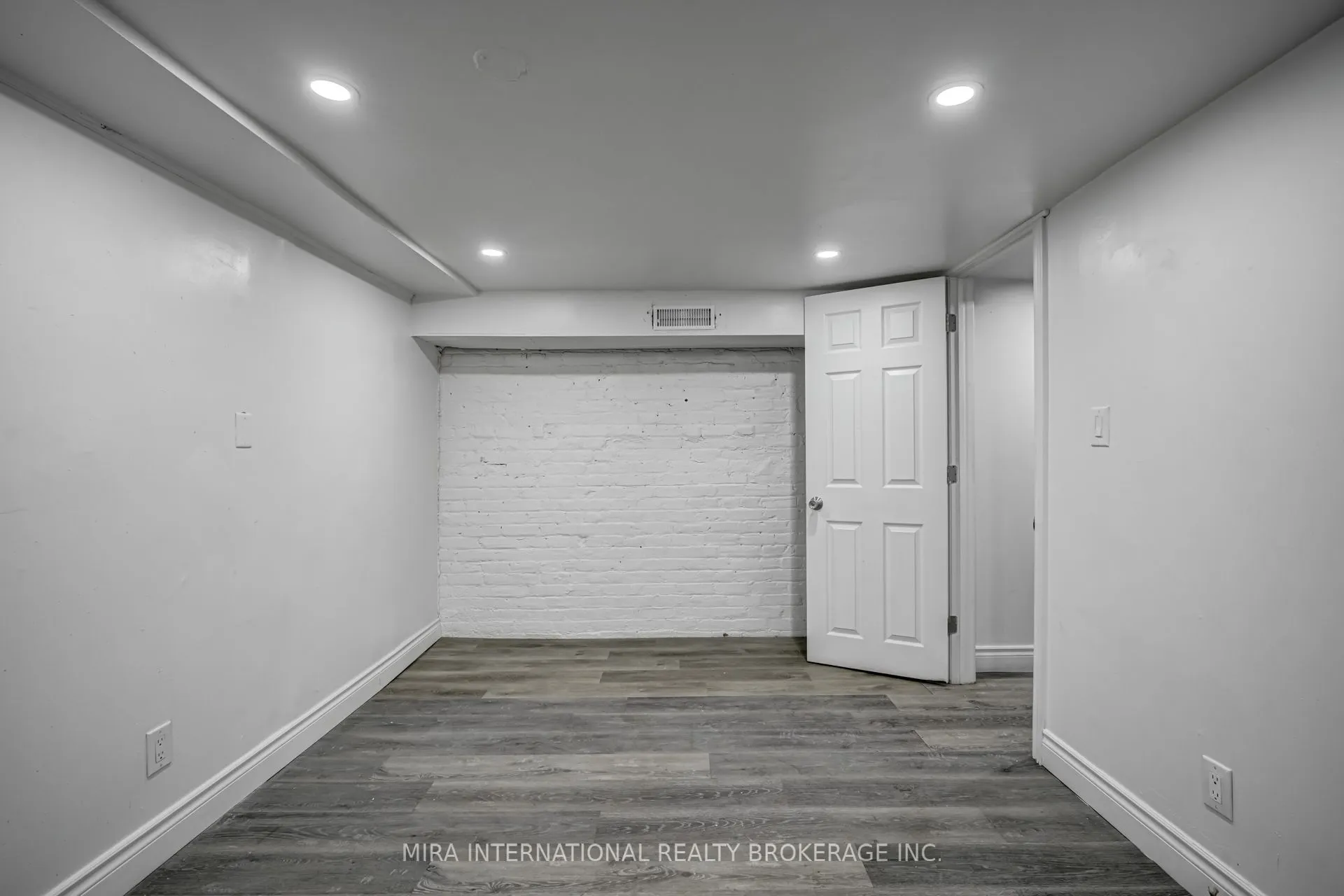 177 Carlton Street, #B2