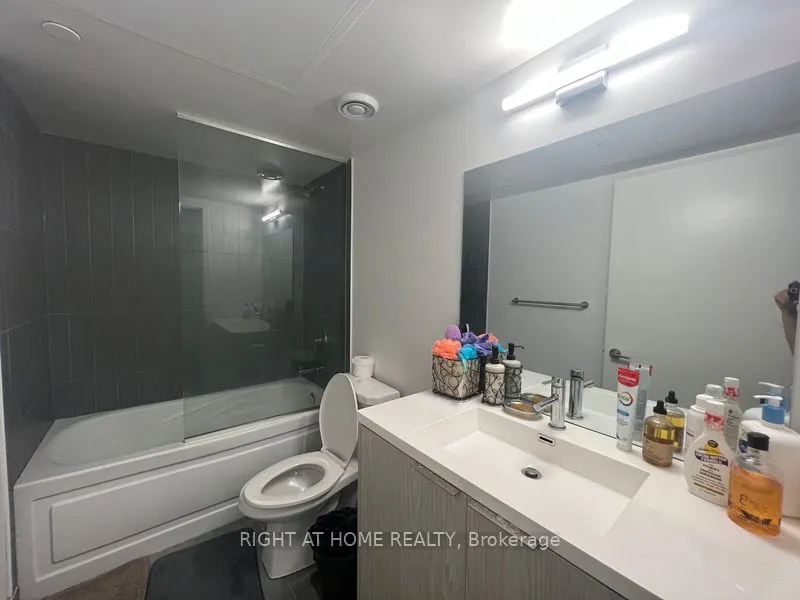 60 Shuter Street, #615