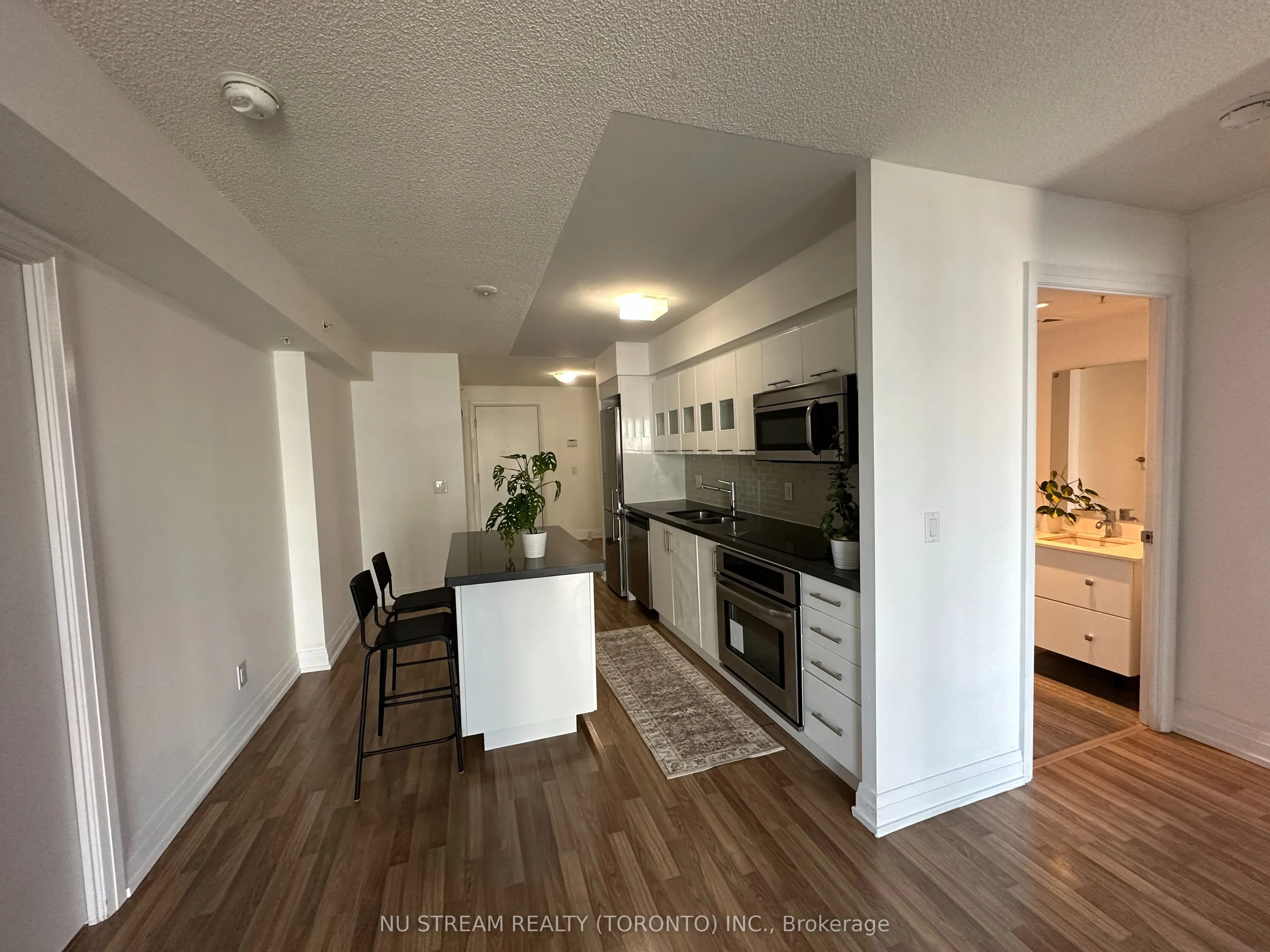 555 Wilson Avenue, #E810