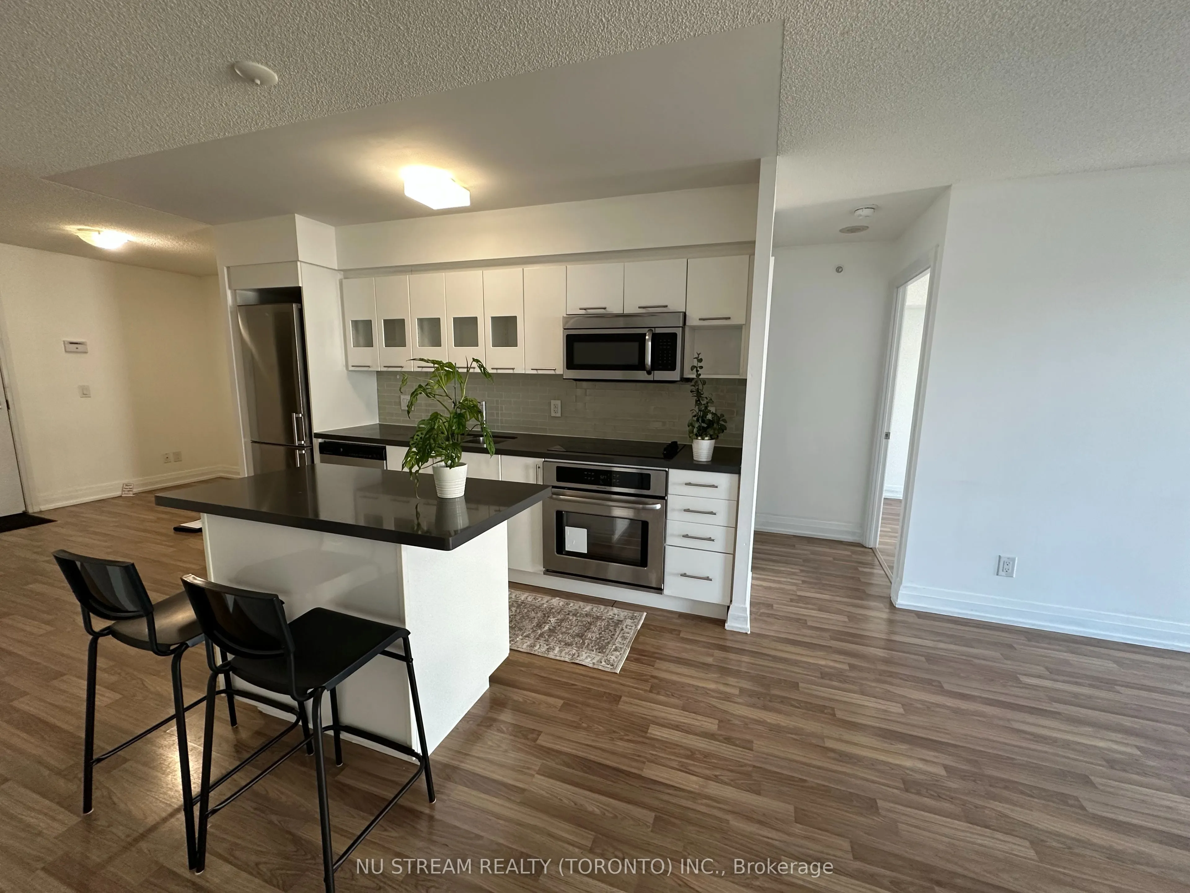 555 Wilson Avenue, #E810