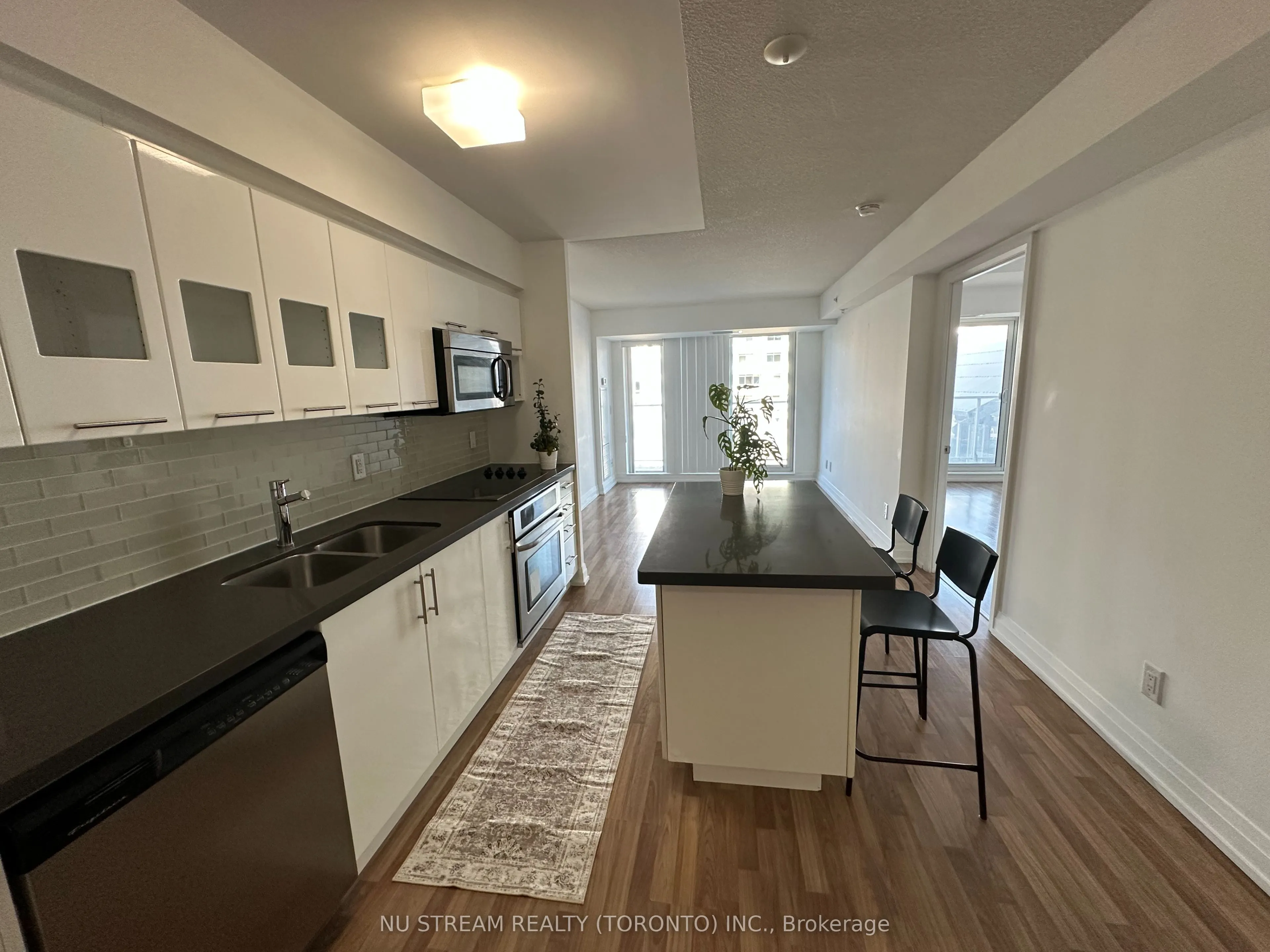 555 Wilson Avenue, #E810