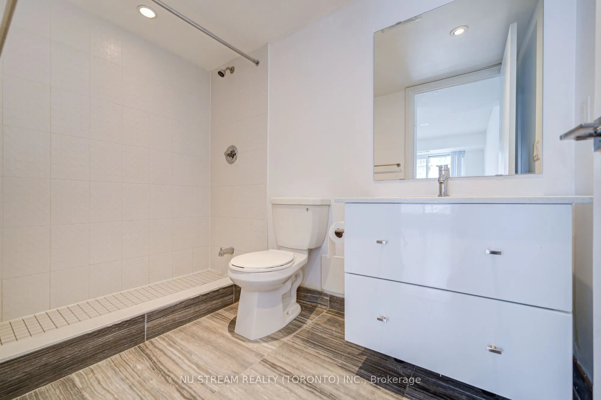 555 Wilson Avenue, #E810
