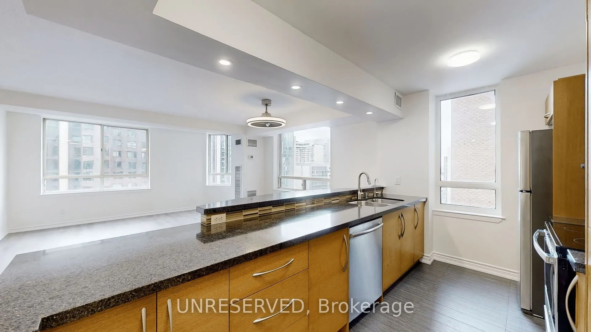 633 Bay Street, #1711