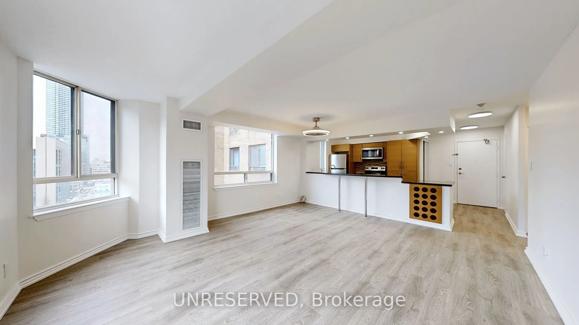 633 Bay Street, #1711