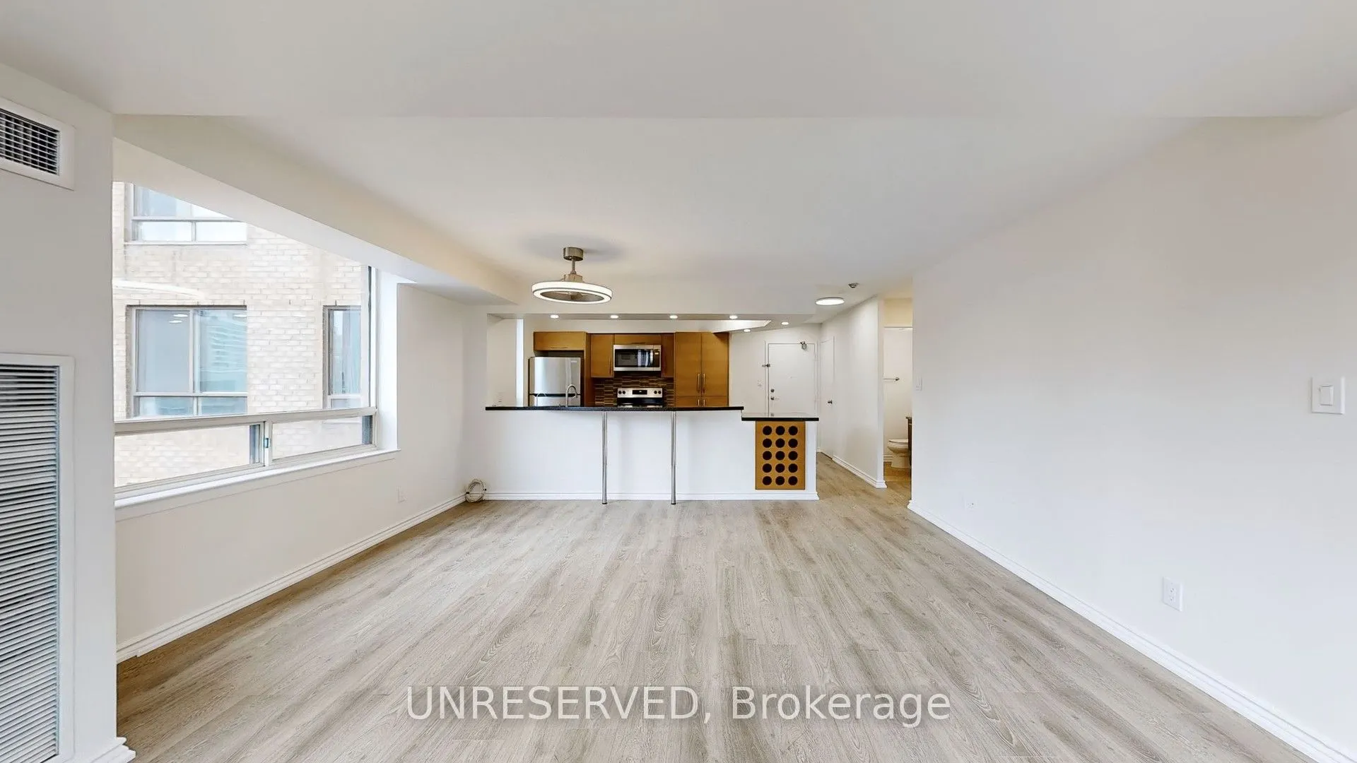 633 Bay Street, #1711