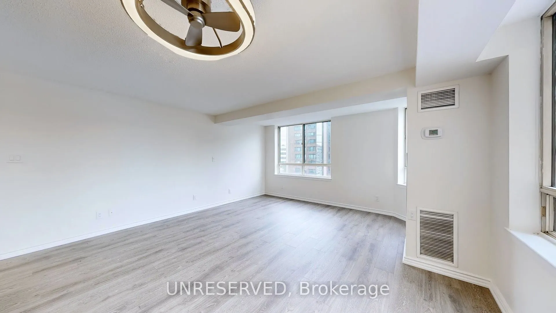 633 Bay Street, #1711