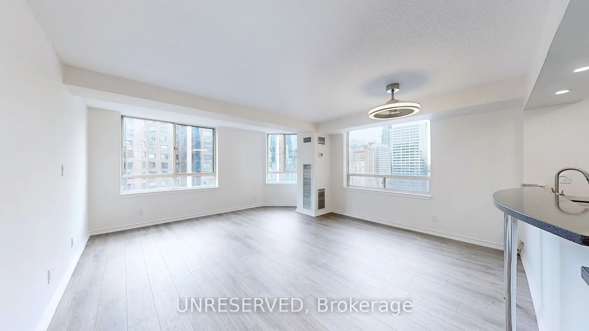 633 Bay Street, #1711