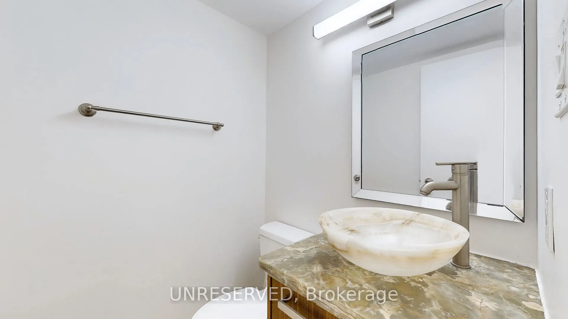 633 Bay Street, #1711