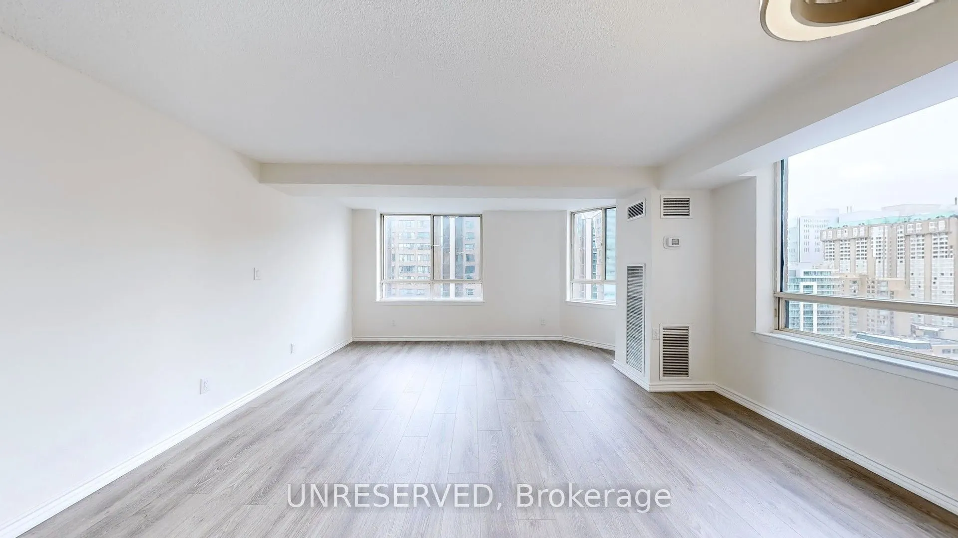 633 Bay Street, #1711