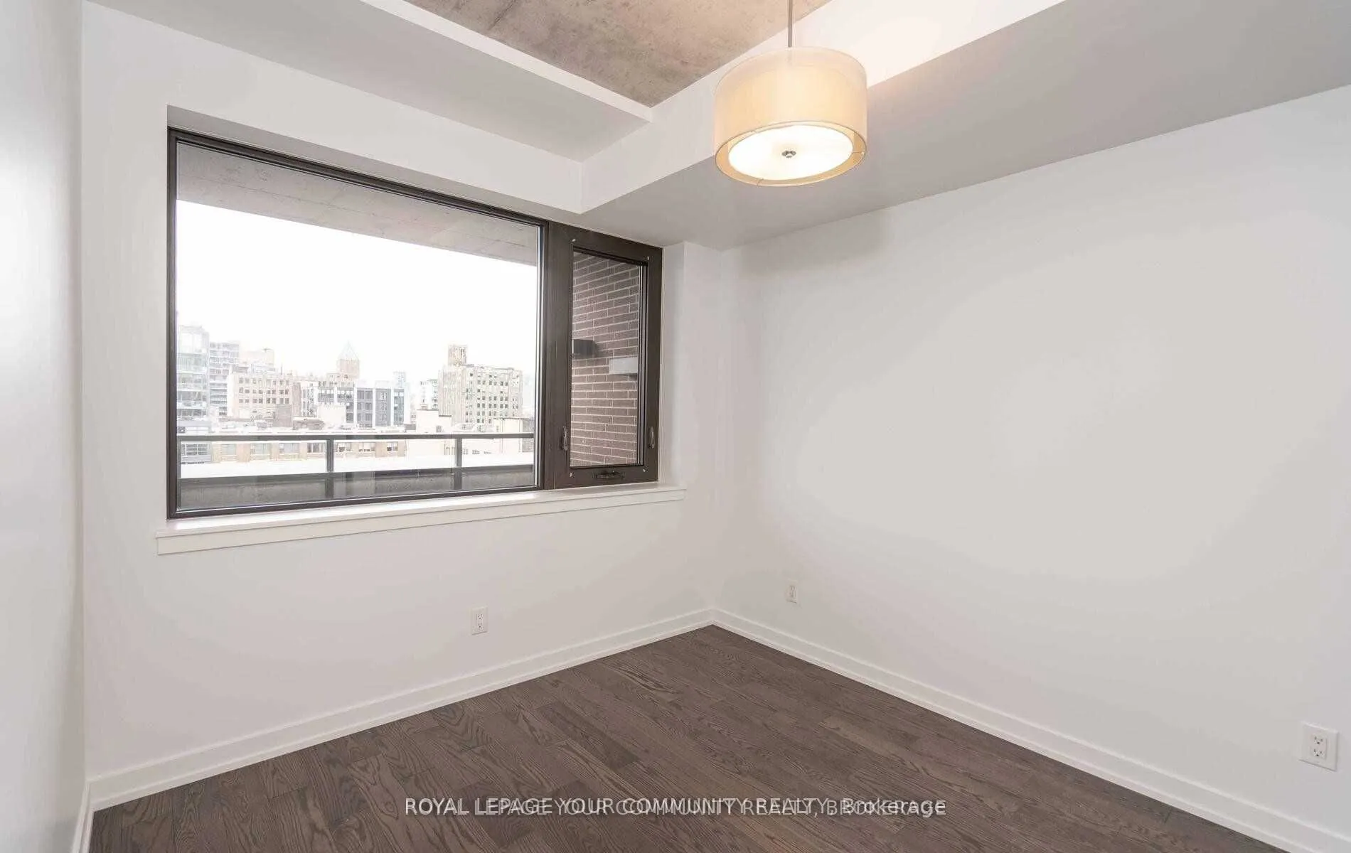 400 Wellington Street W, #1003