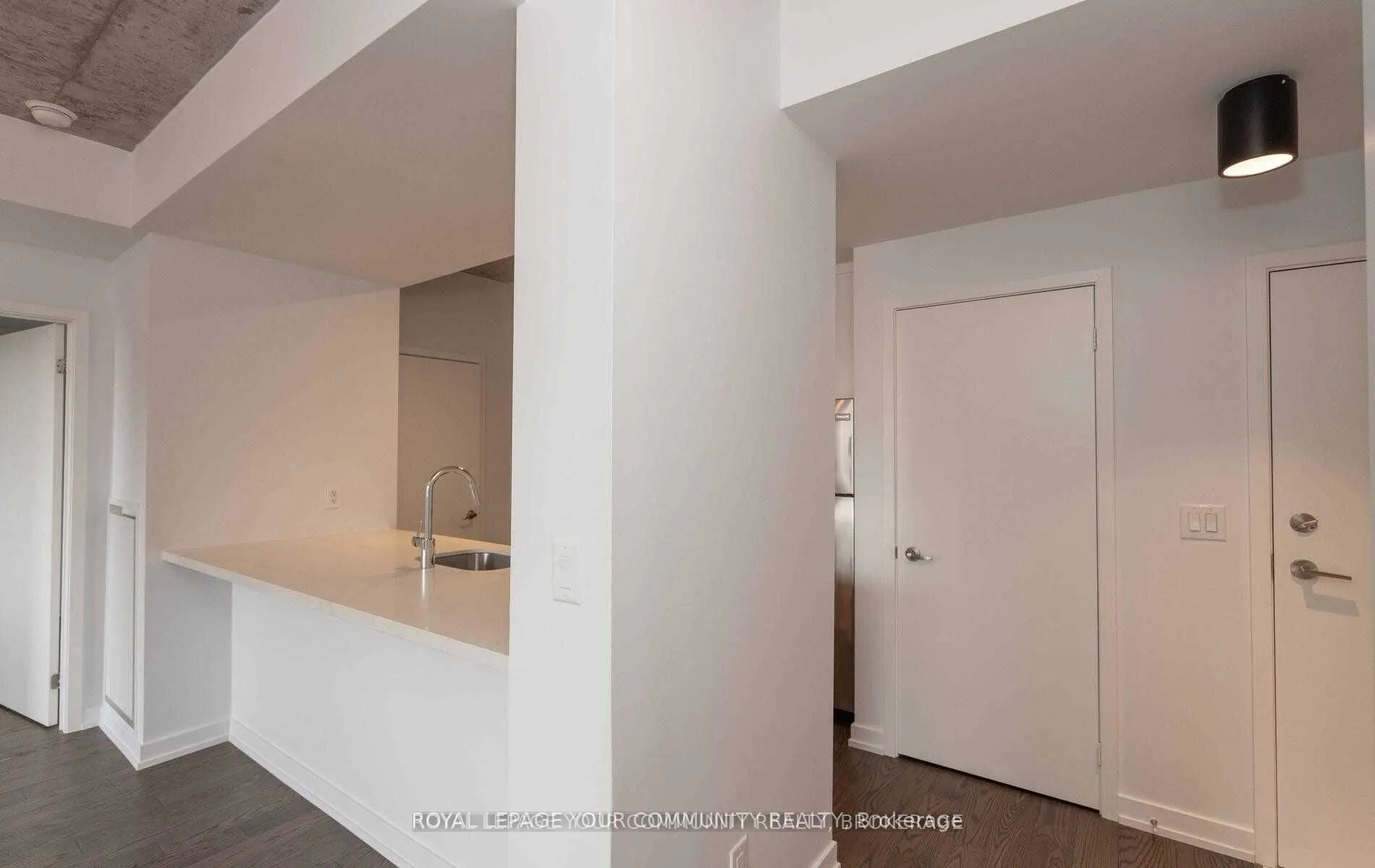 400 Wellington Street W, #1003