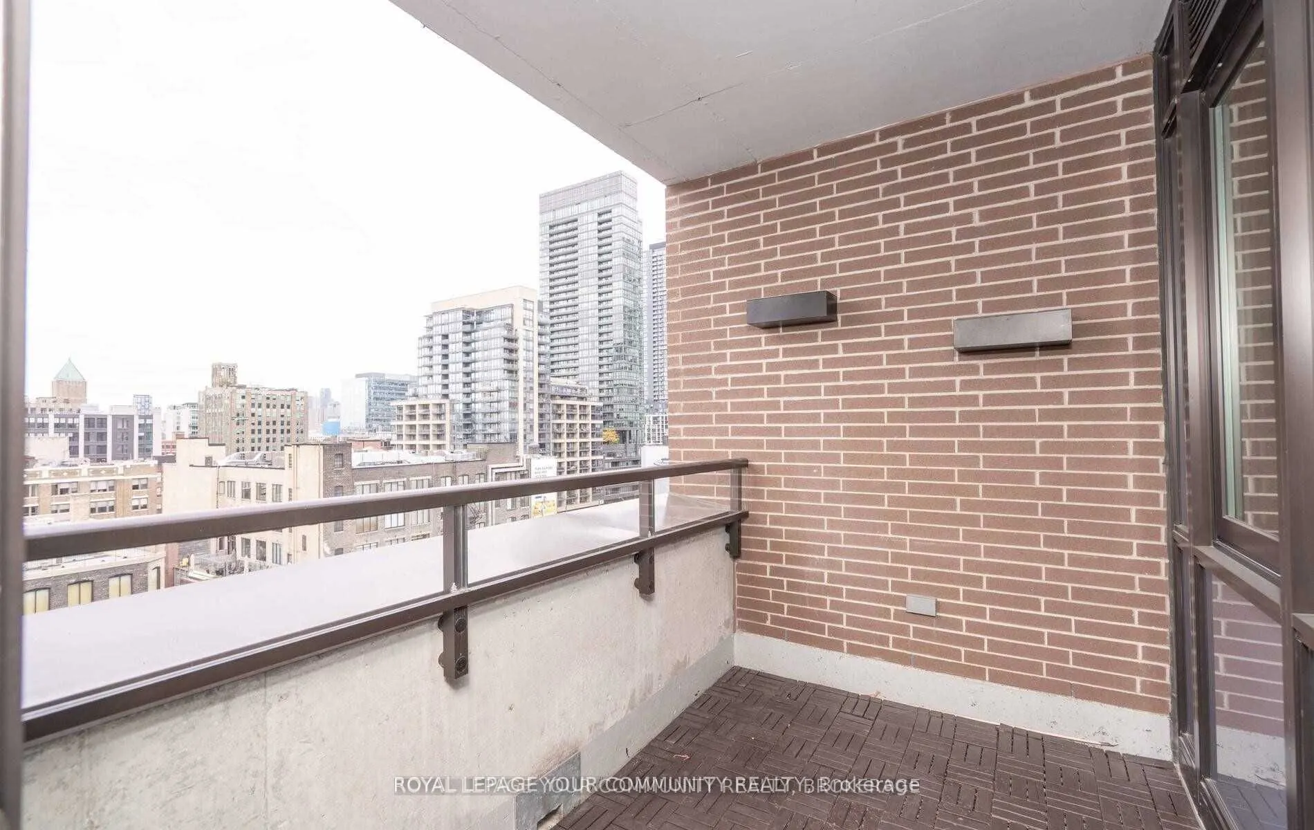 400 Wellington Street W, #1003