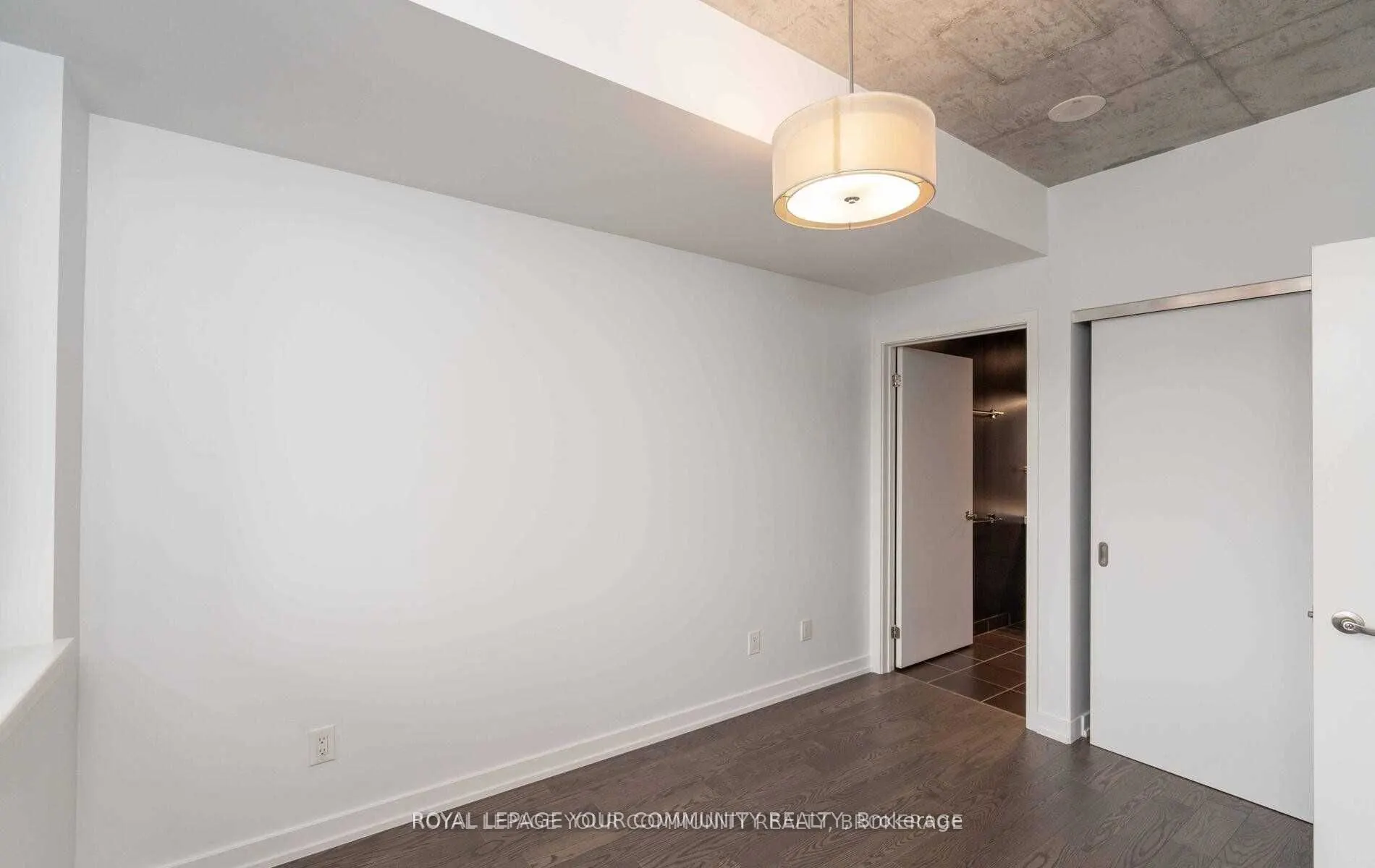 400 Wellington Street W, #1003