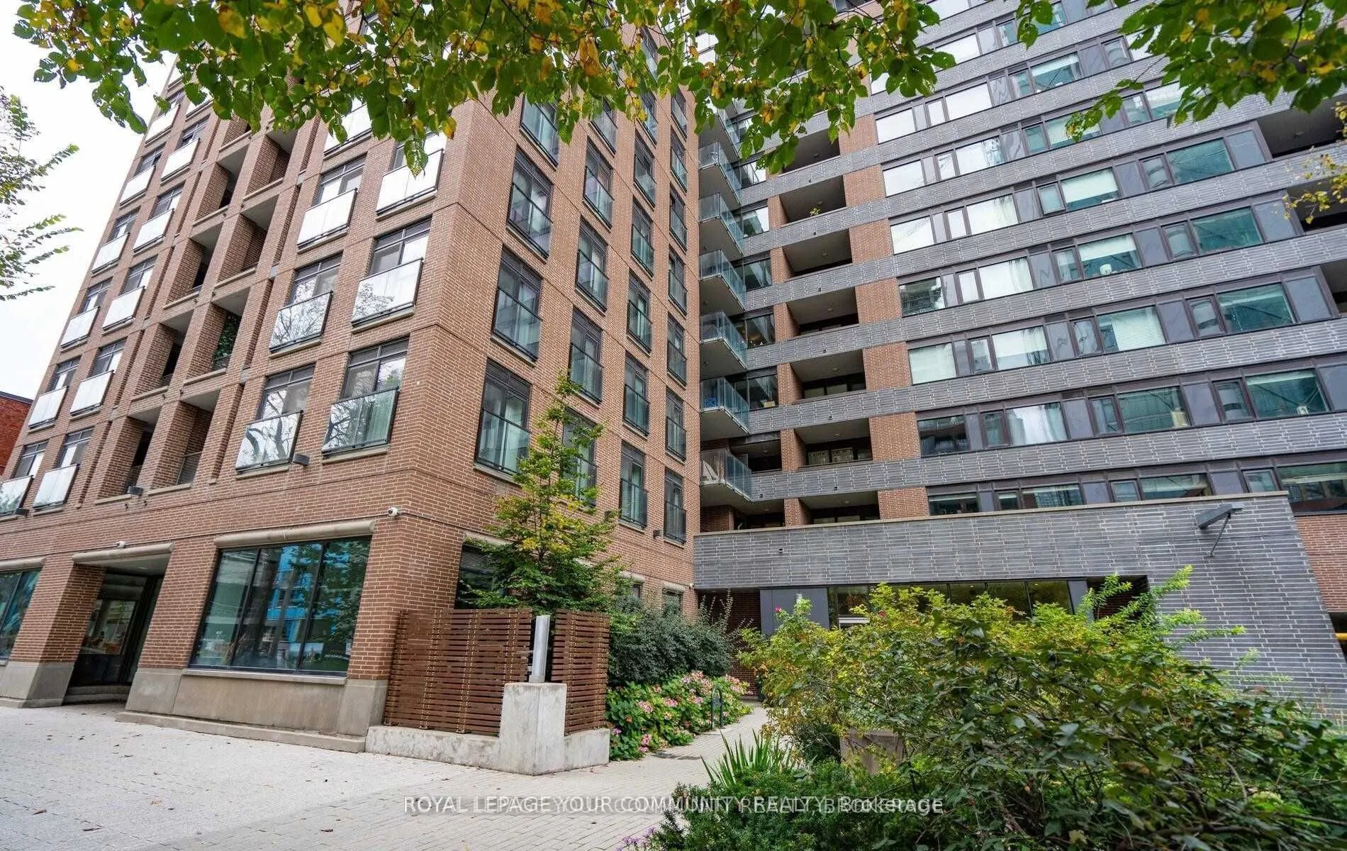 400 Wellington Street W, #1003