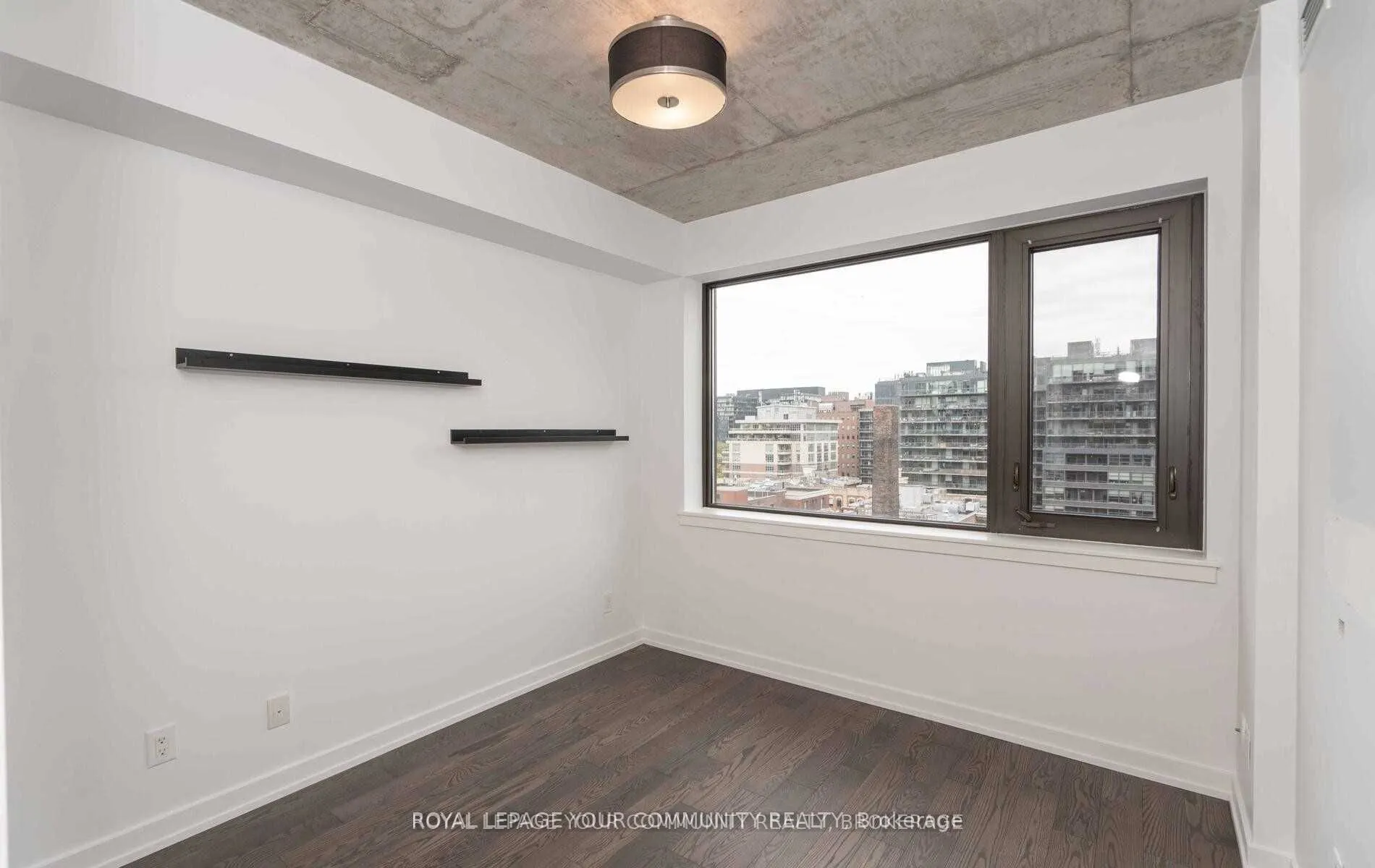 400 Wellington Street W, #1003