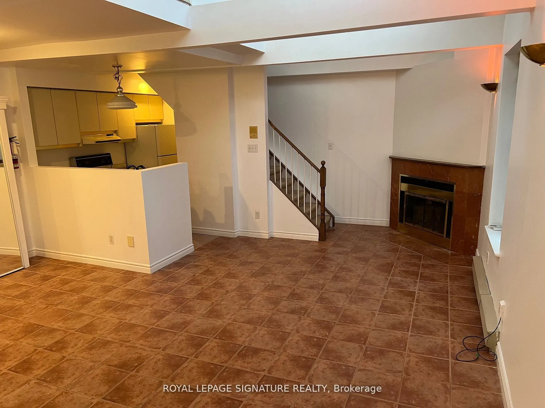 208 Carlton Street, #B