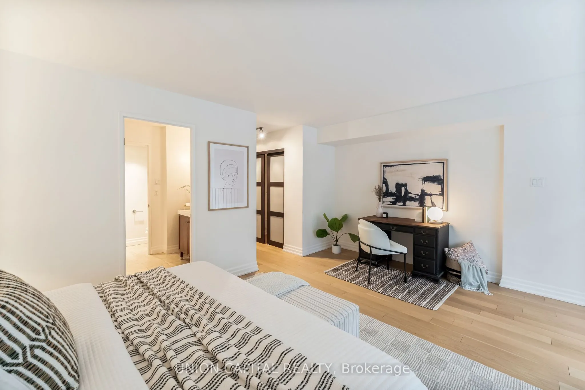 25 Maitland Street, #206