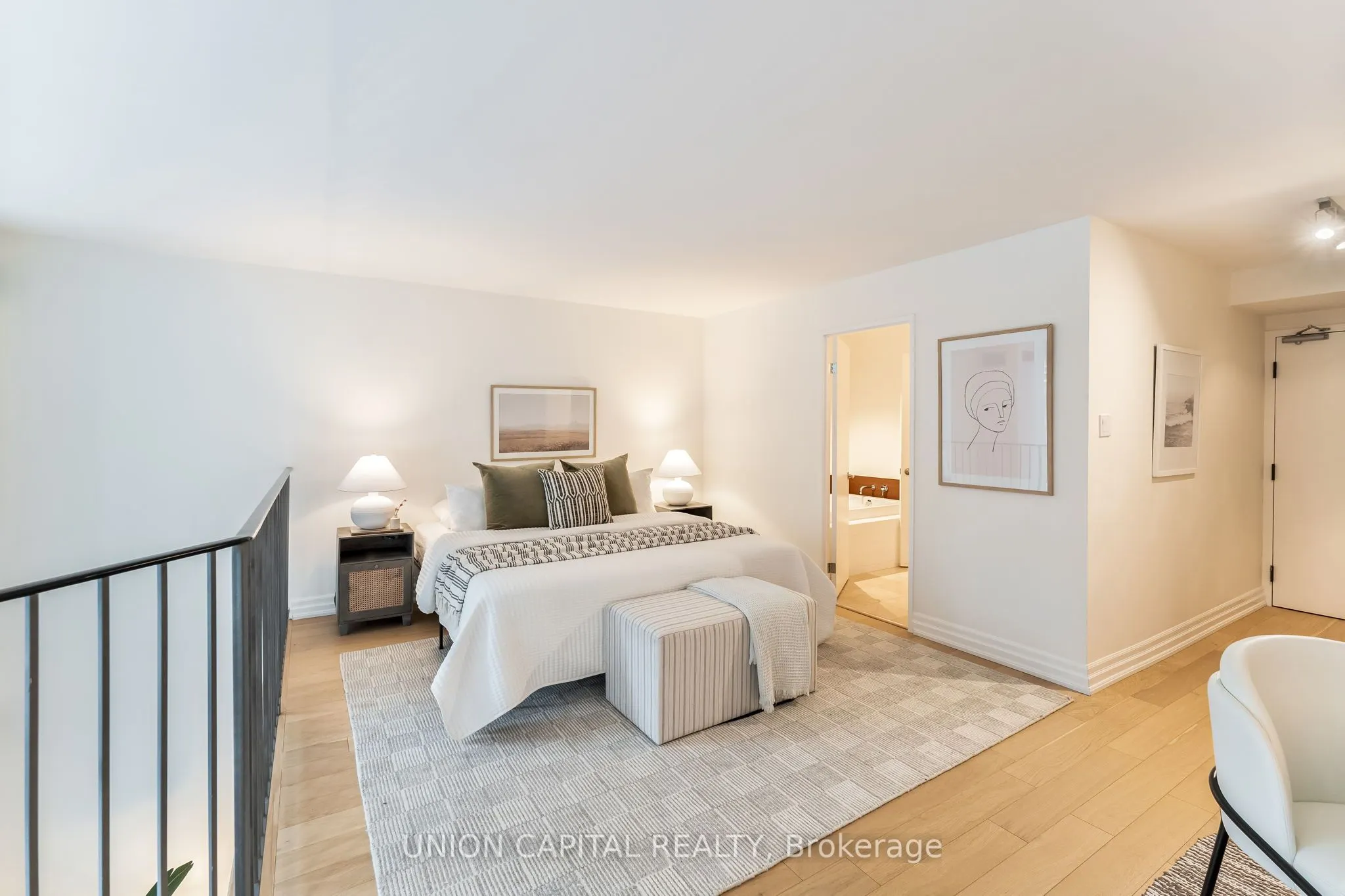 25 Maitland Street, #206