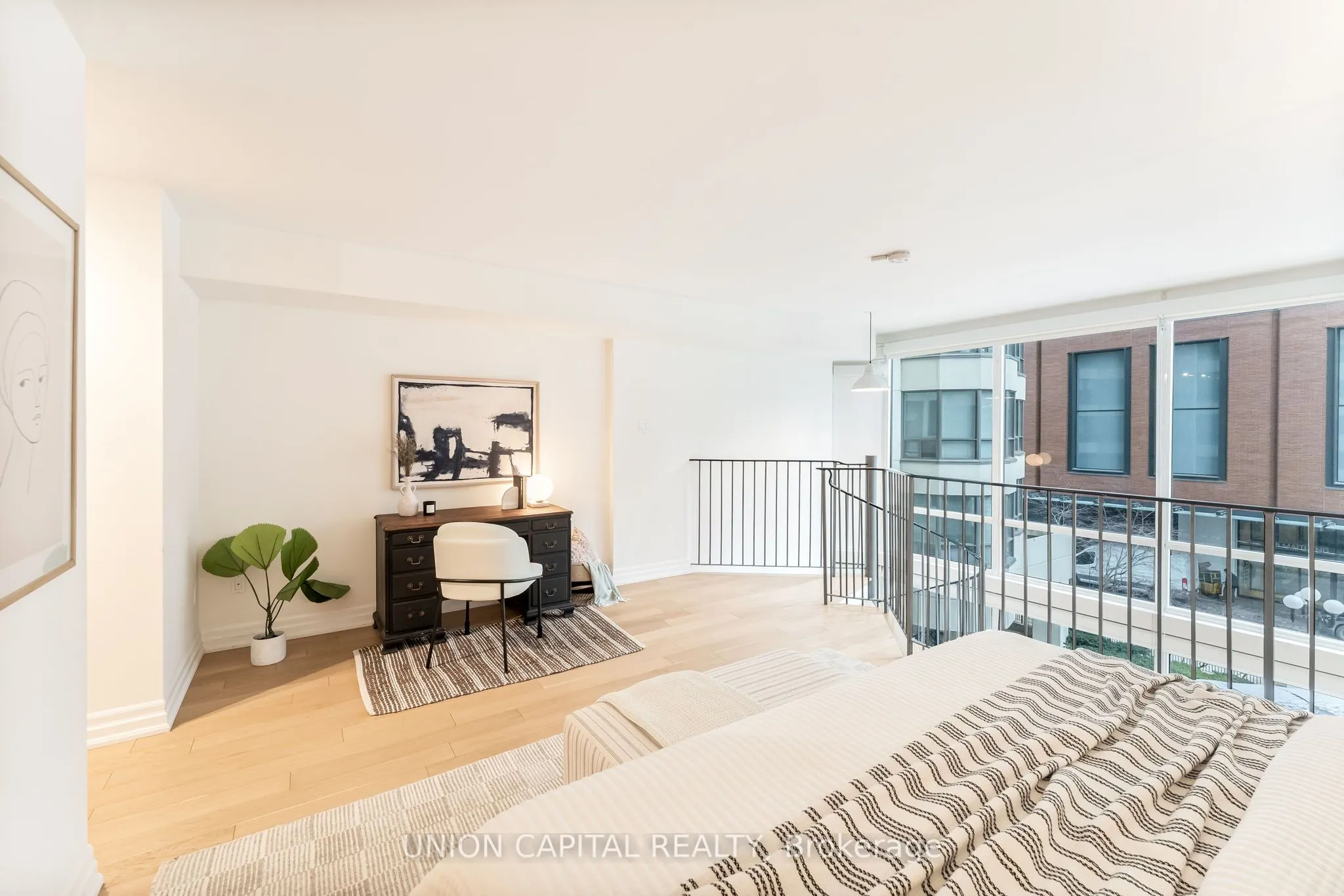 25 Maitland Street, #206