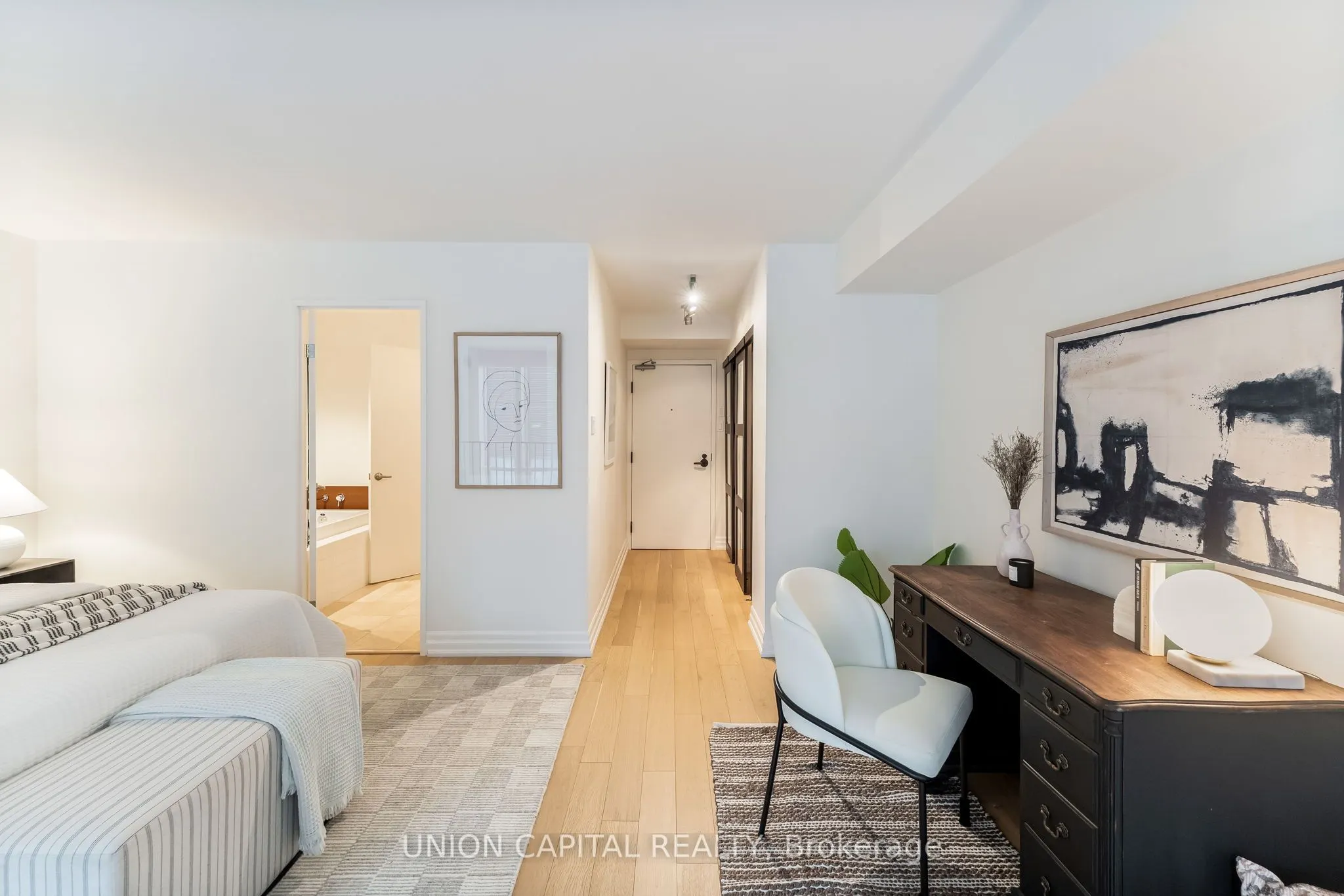 25 Maitland Street, #206