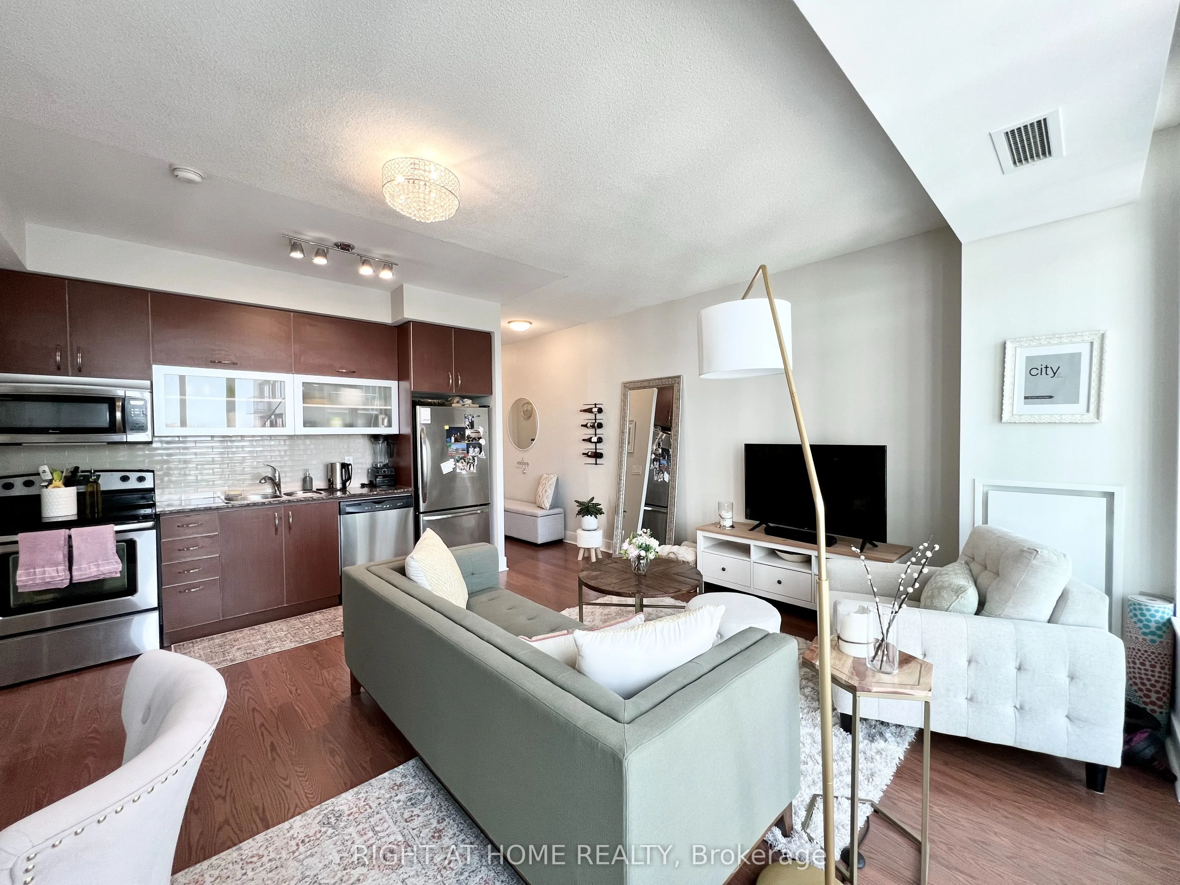 90 Stadium Road, #606