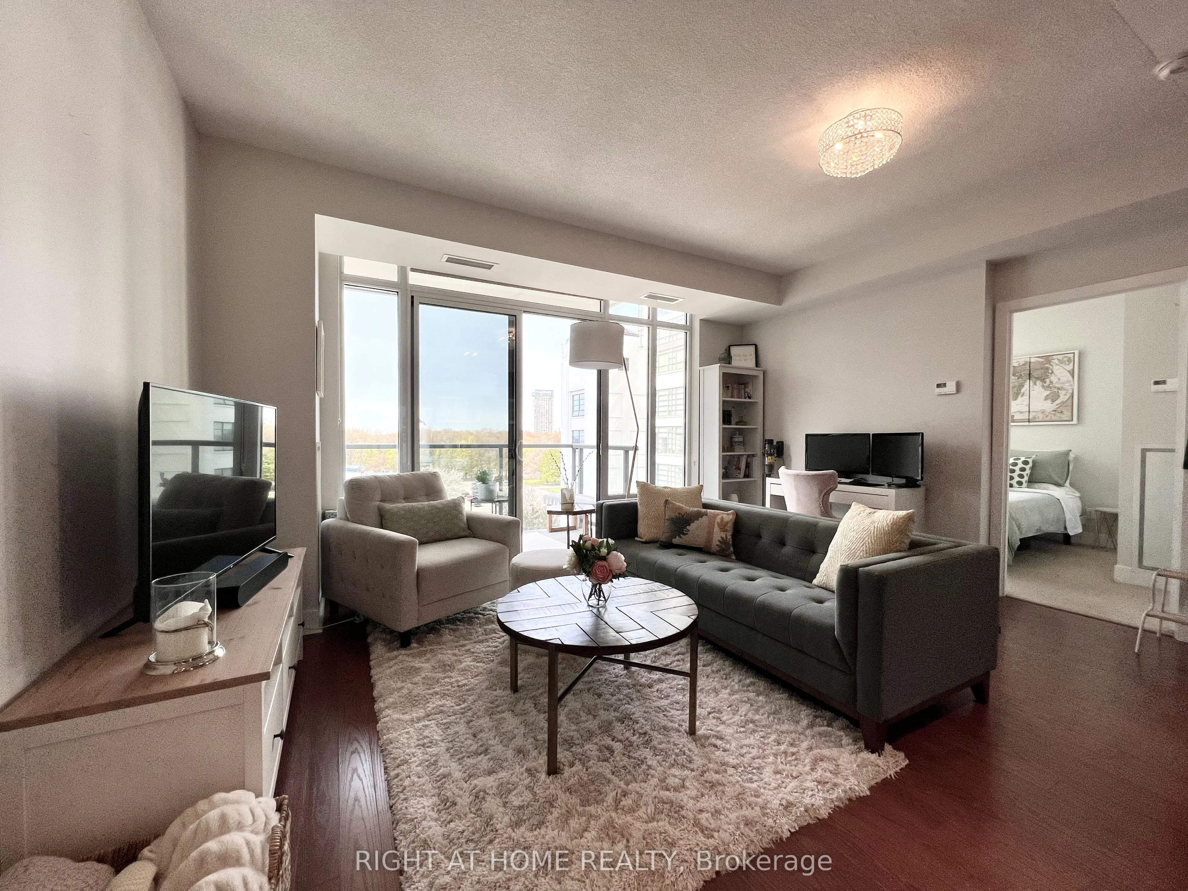 90 Stadium Road, #606
