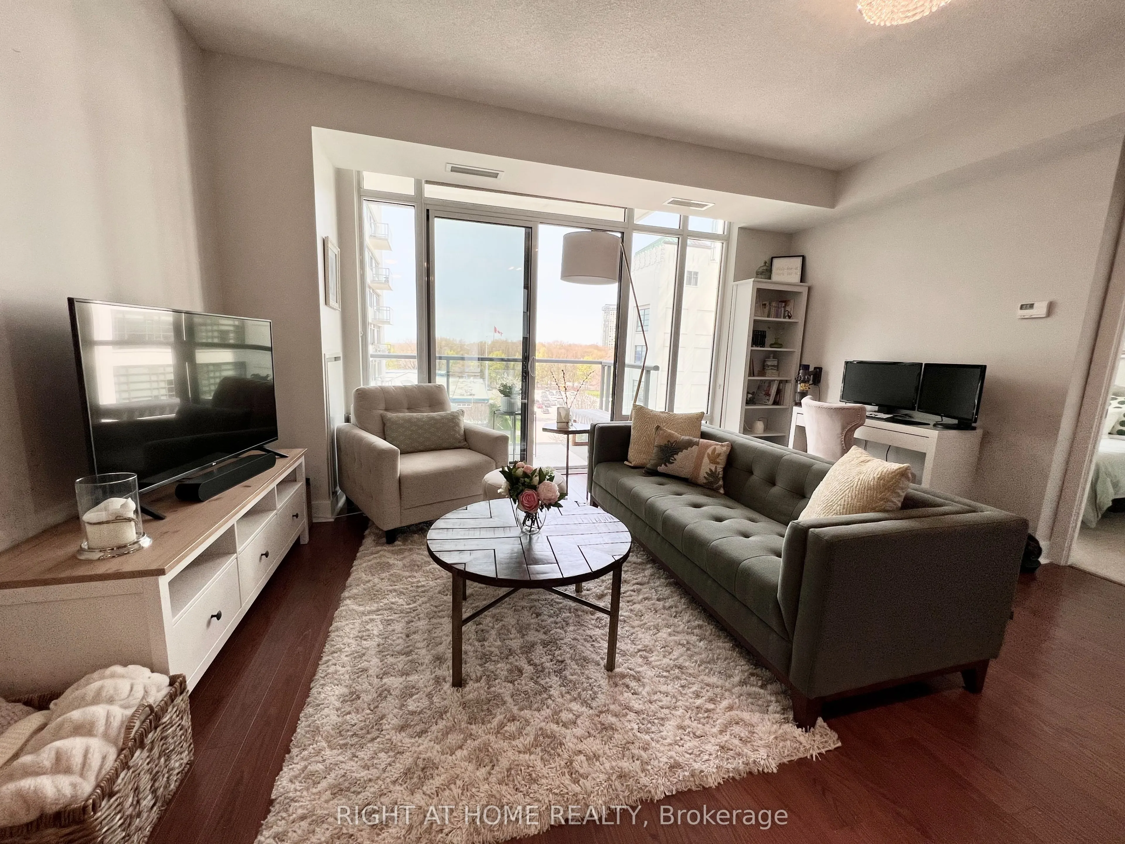90 Stadium Road, #606