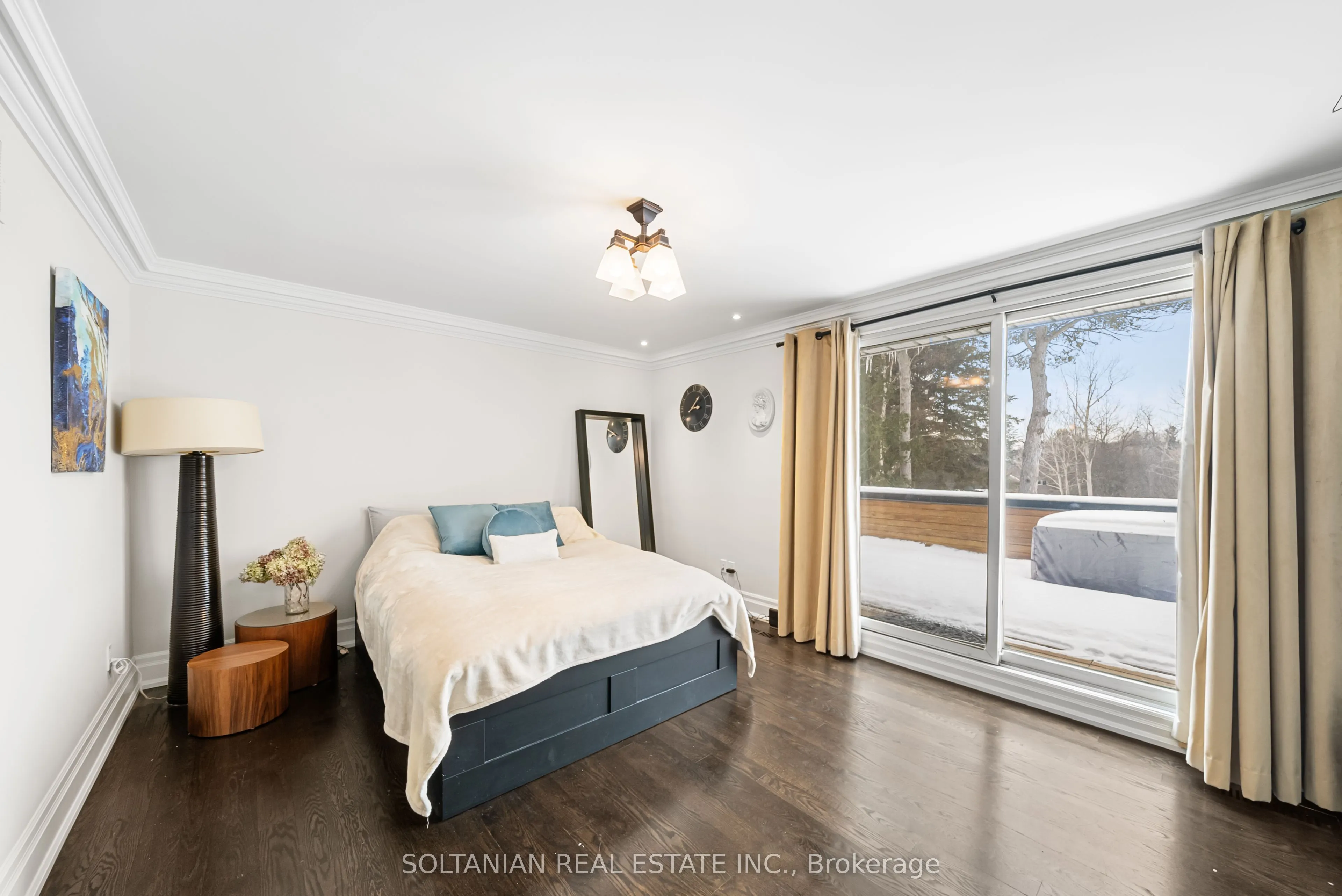 6 Penwood Crescent