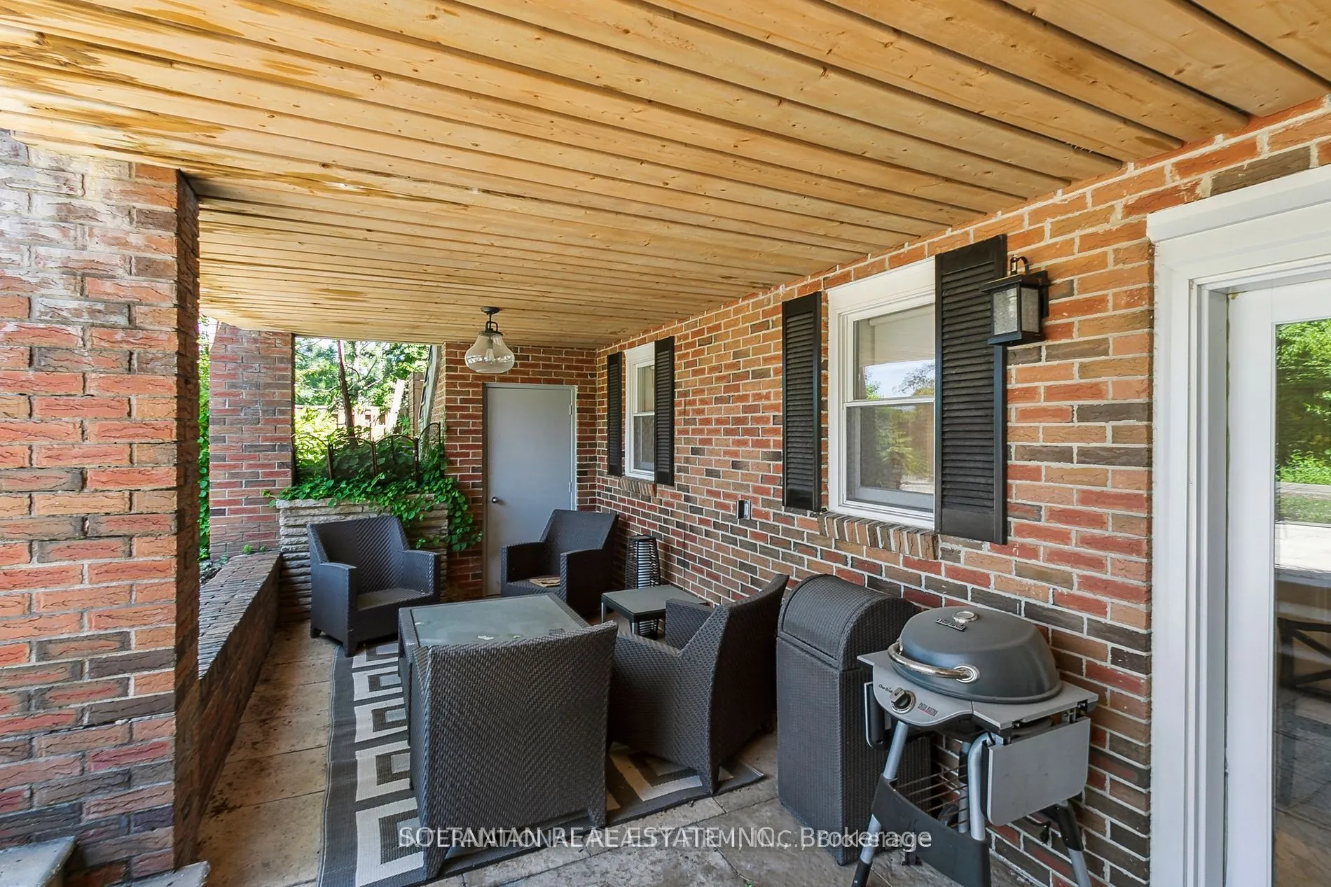 6 Penwood Crescent