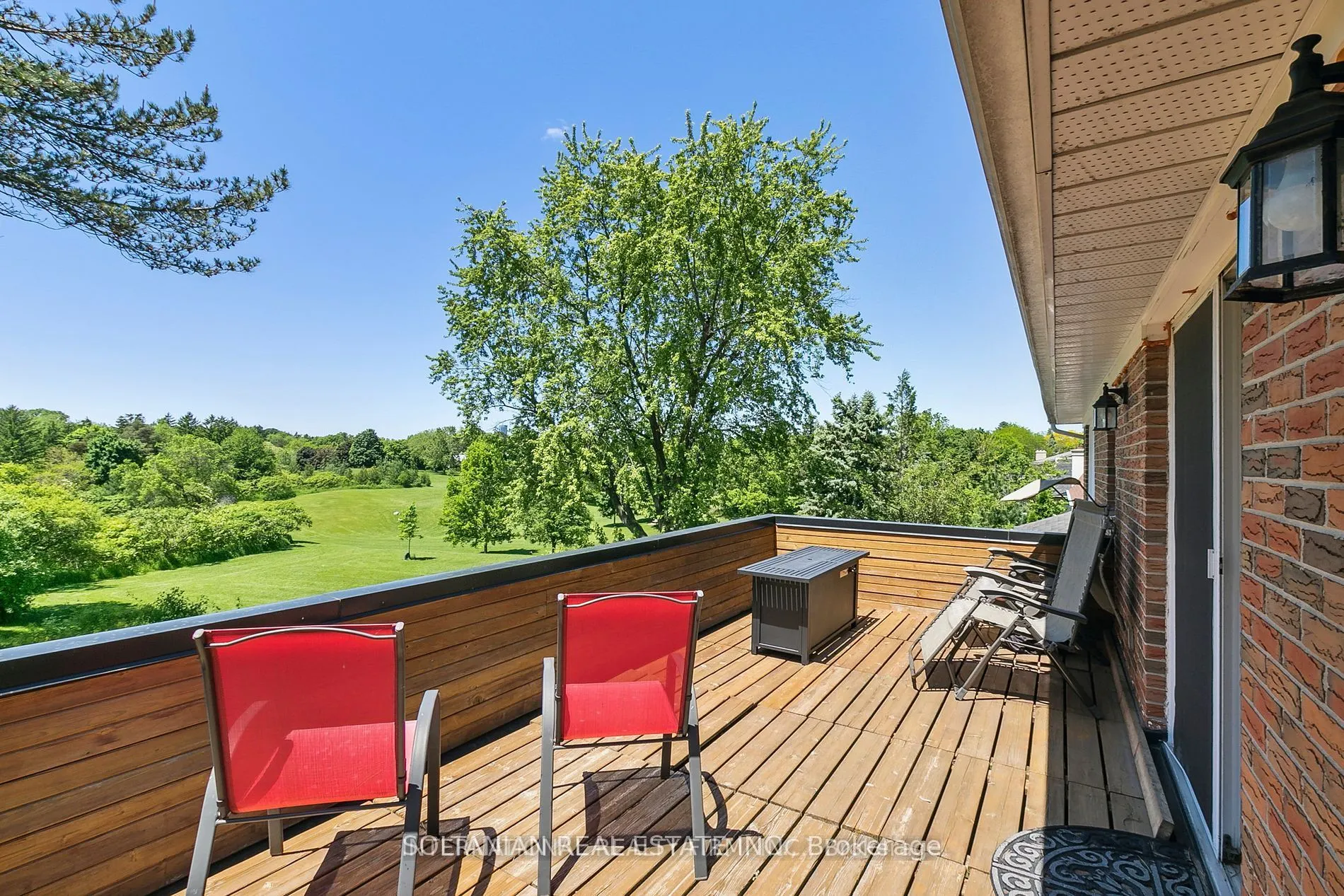 6 Penwood Crescent