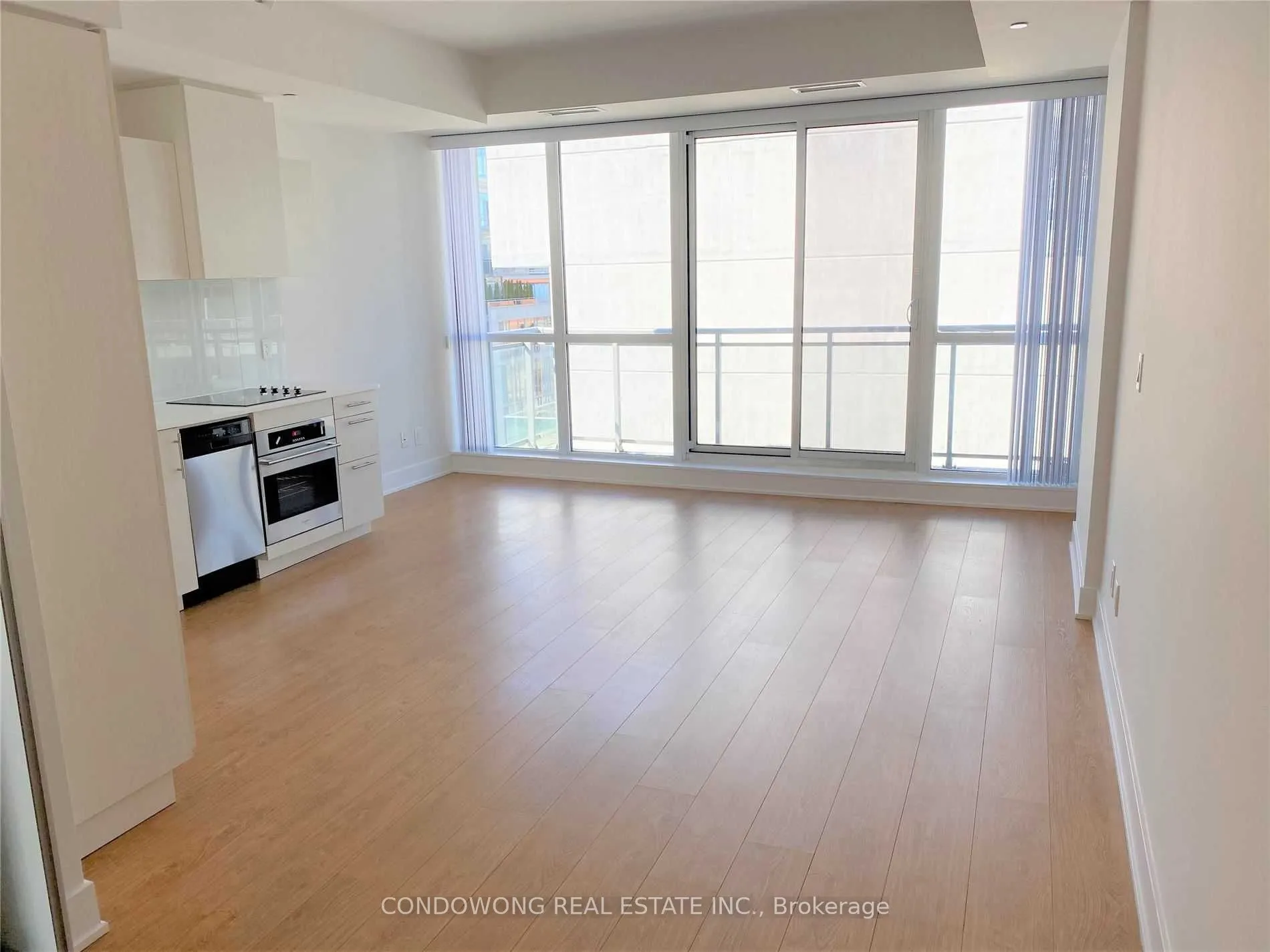 508 Wellington Street W, #804