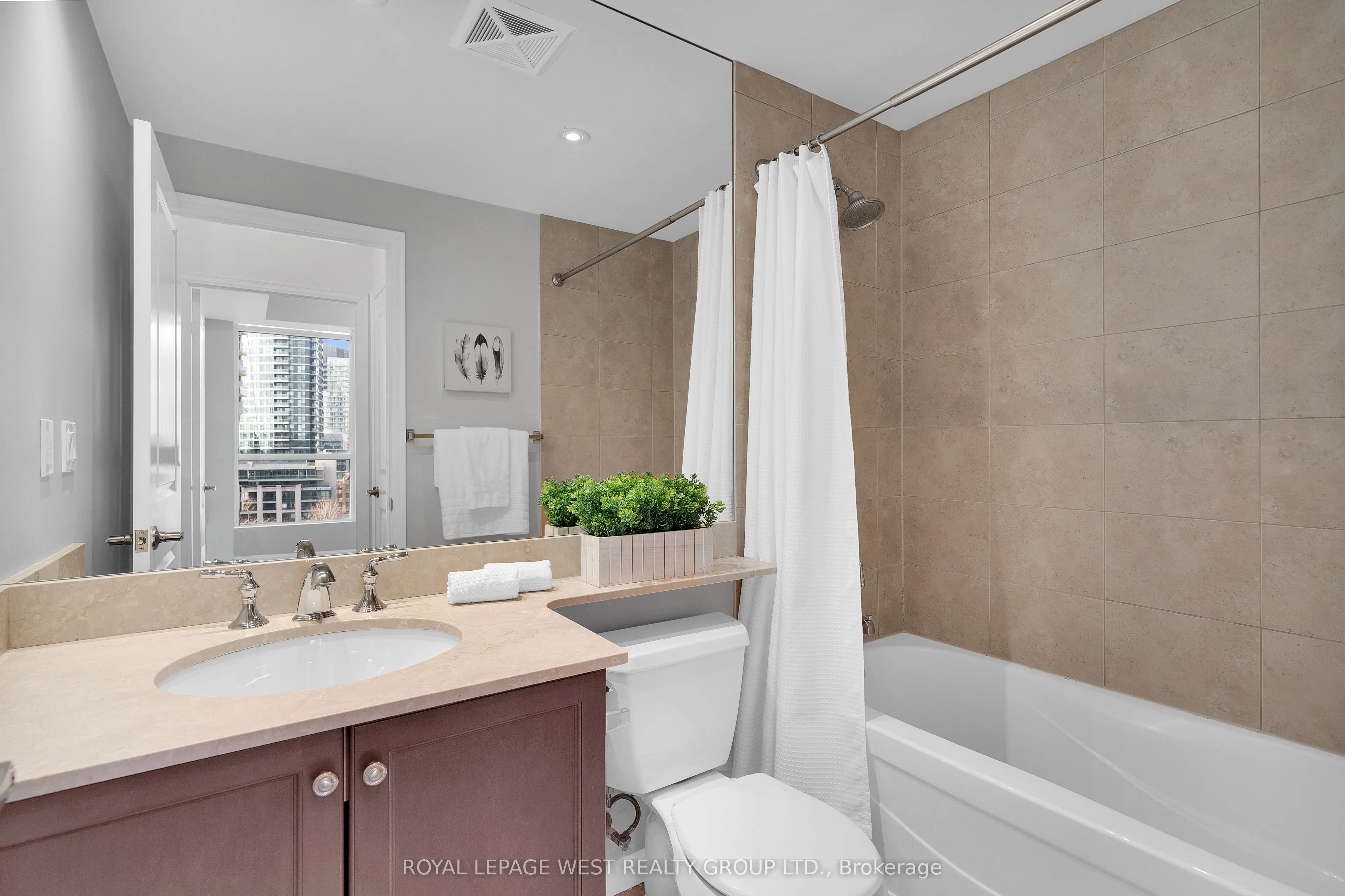 628 Fleet Street, #1108