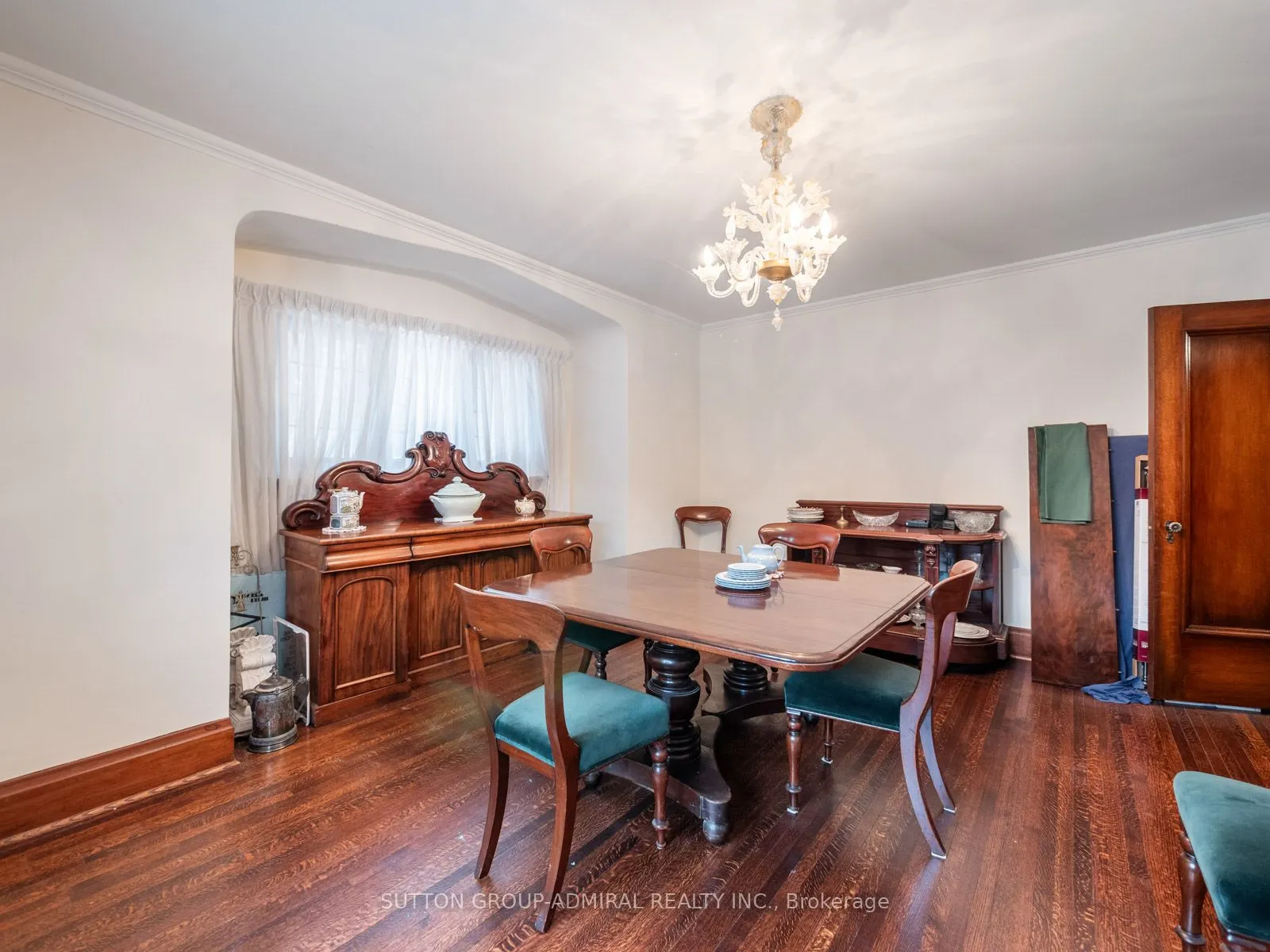 29 Strathgowan Crescent