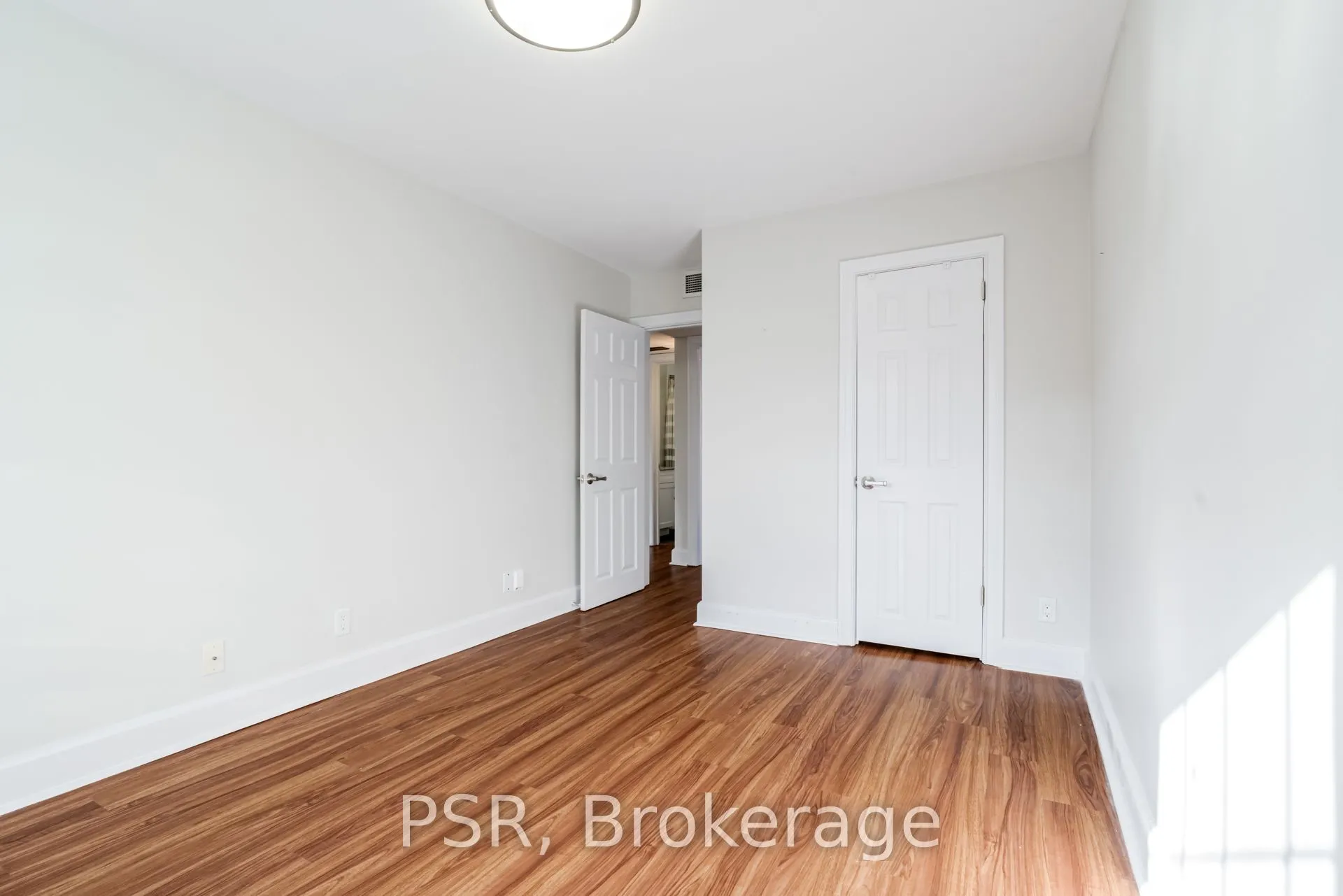 4 Sutherland Drive, #26U