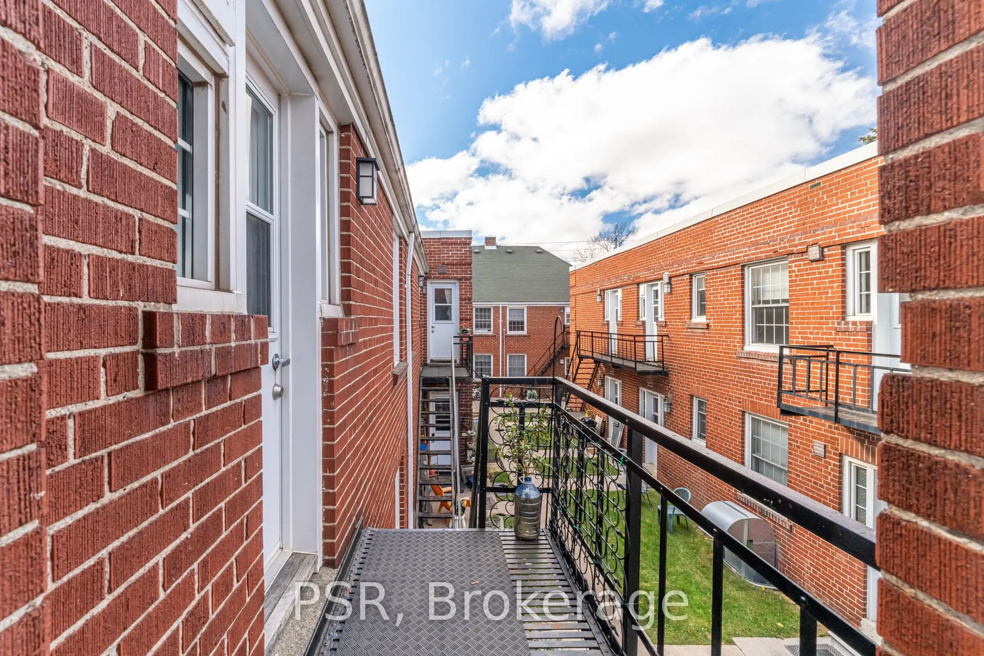 4 Sutherland Drive, #26U