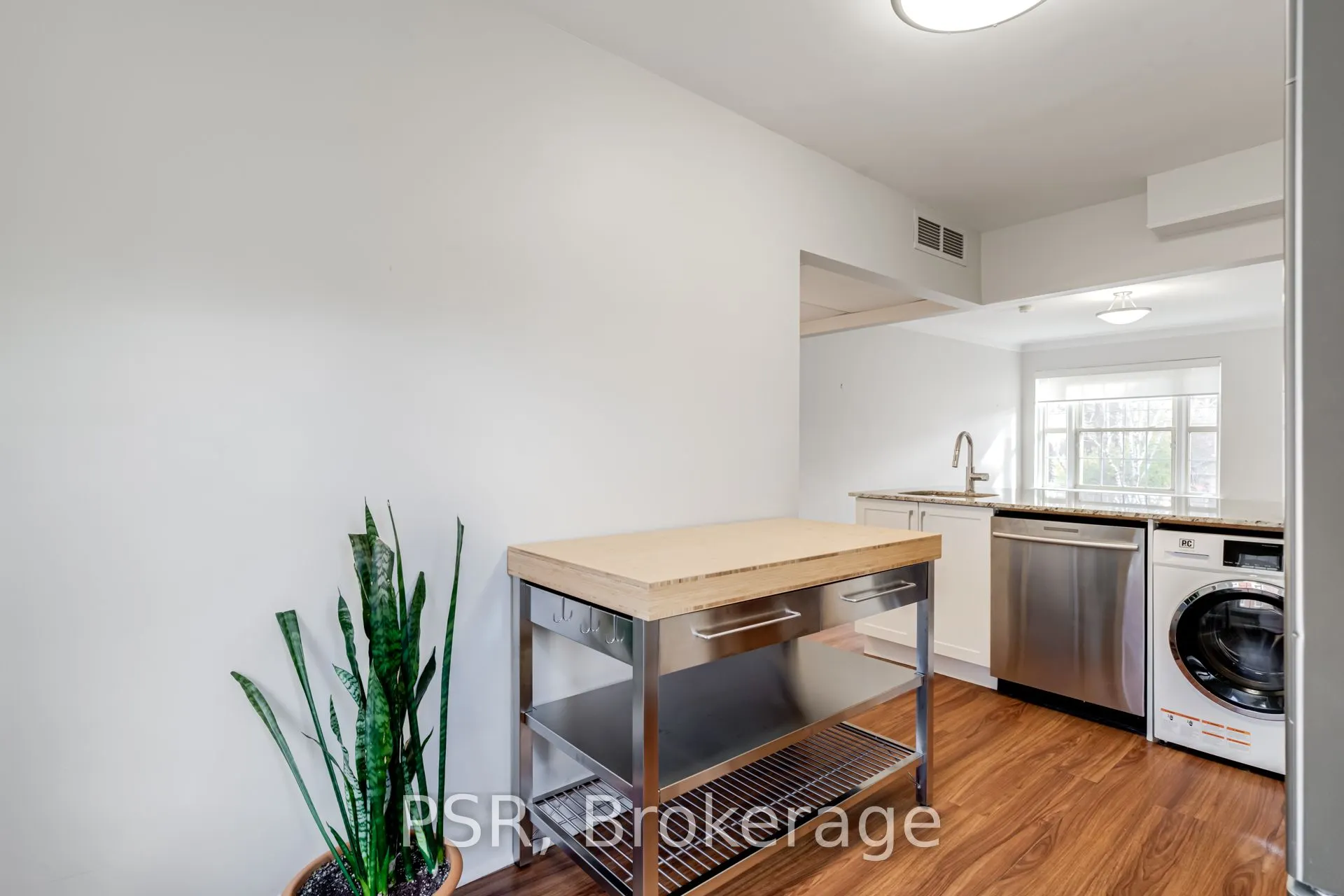 4 Sutherland Drive, #26U