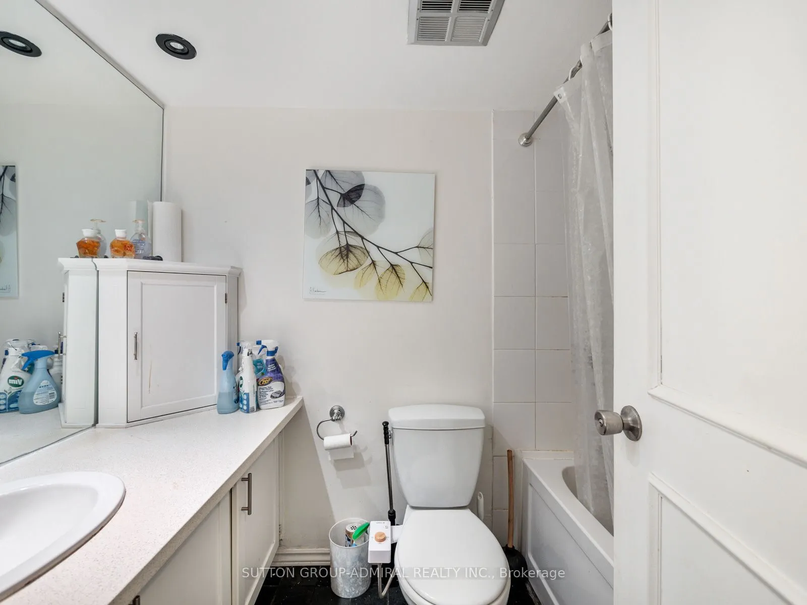 212 St George Street, #302